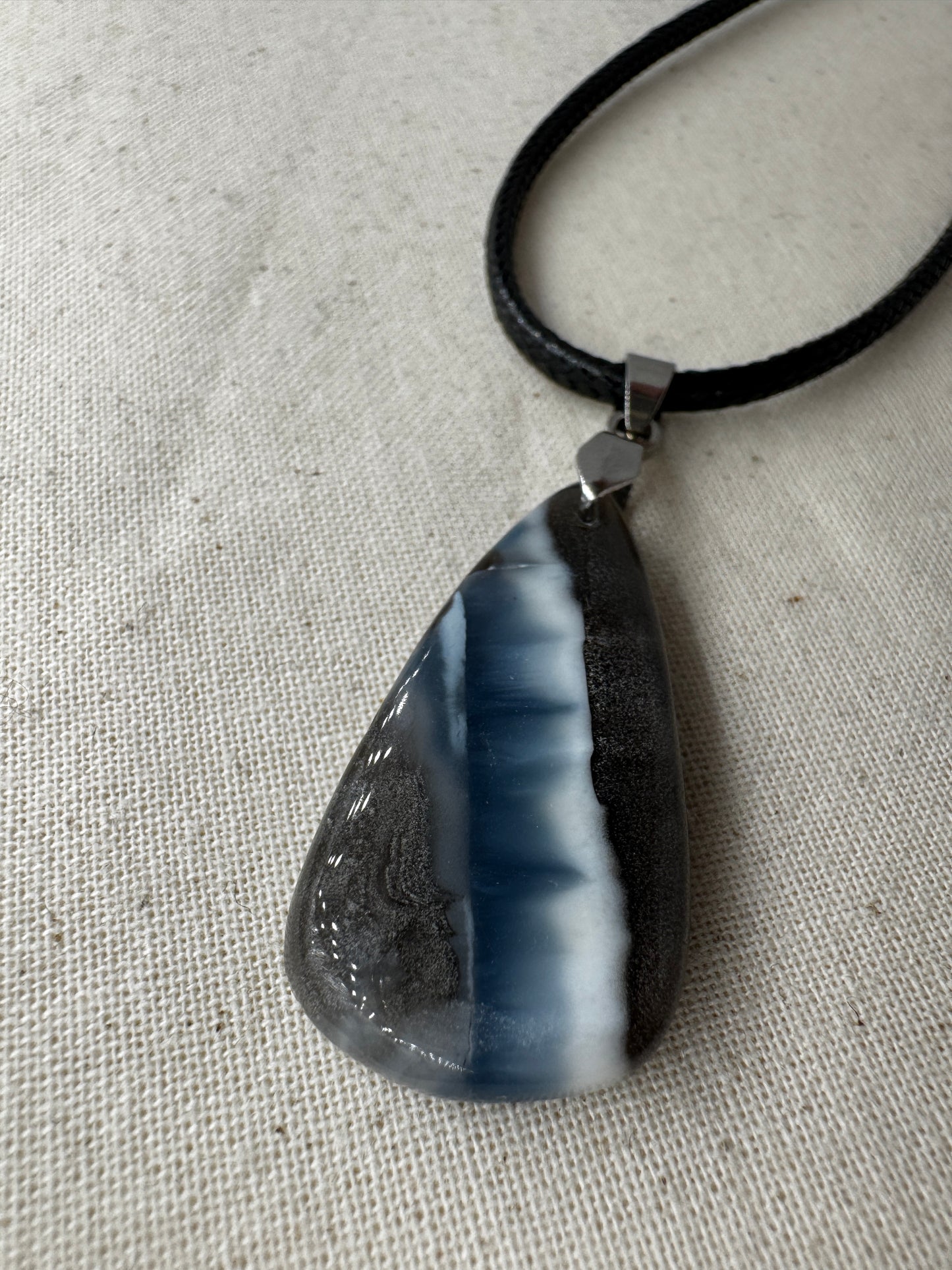 Owyhee Blauer Opal Anhänger BA8