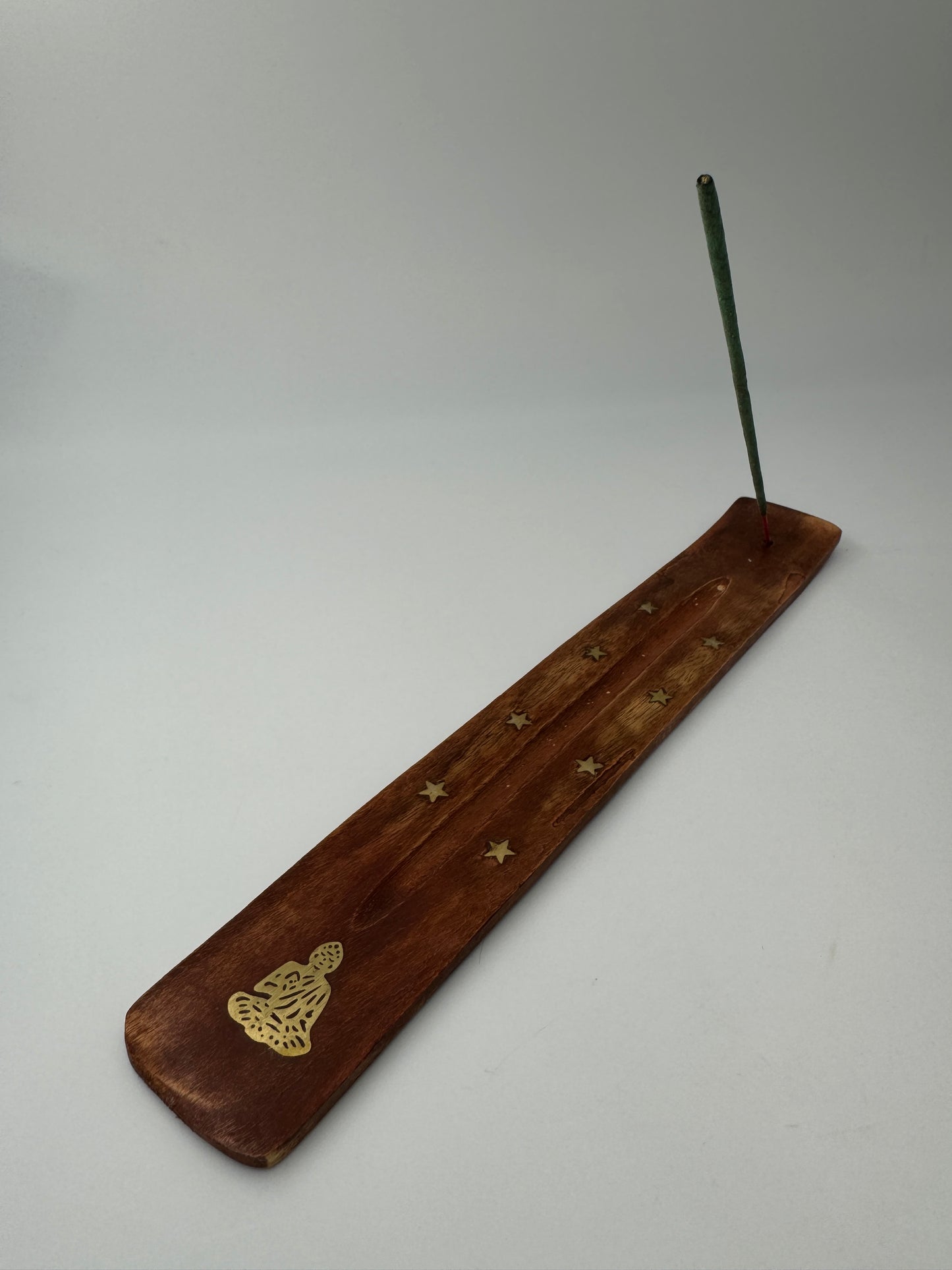 Räucherstäbchenhalter aus Holz mit Buddha-Motiv