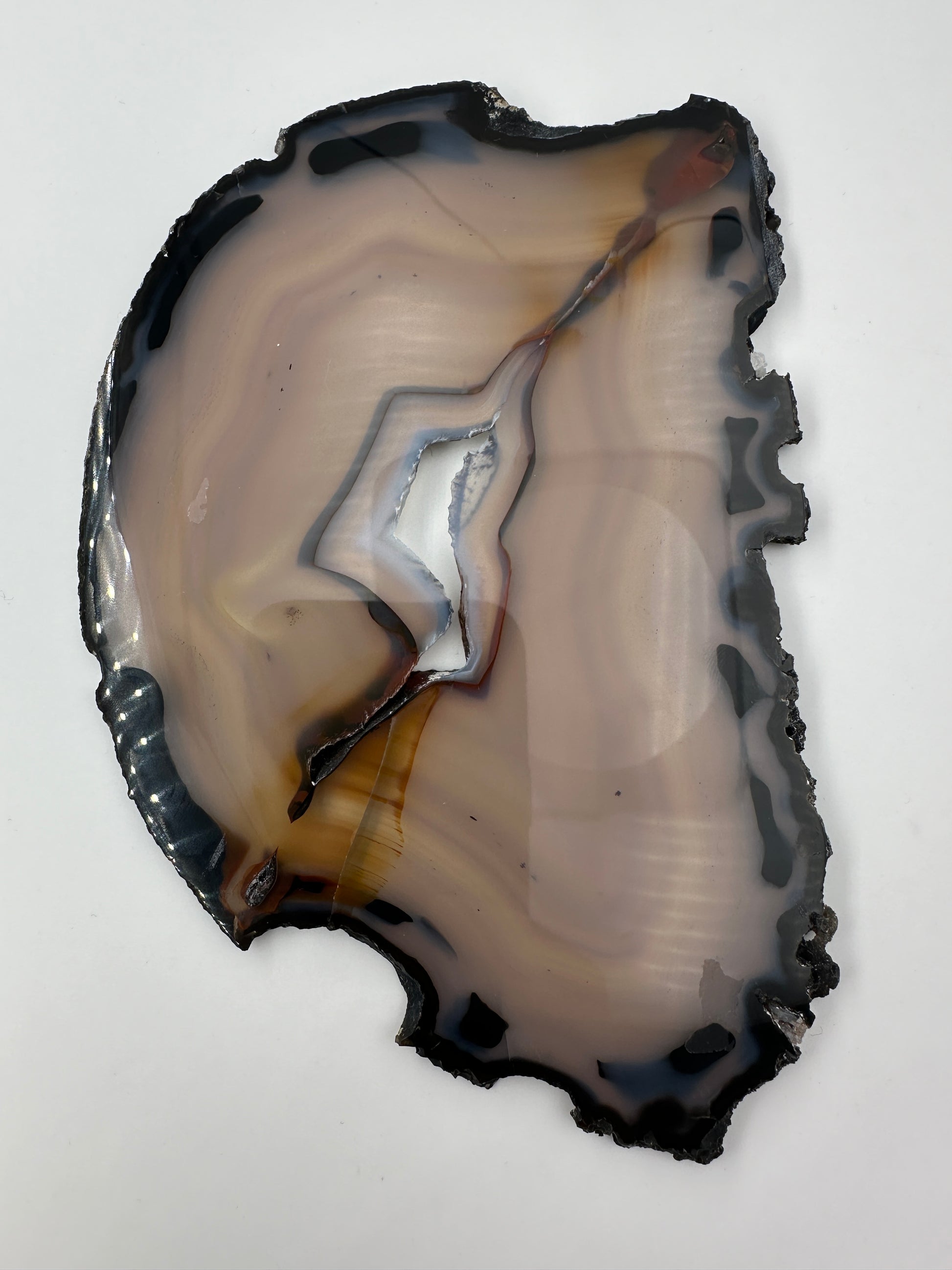 Achat Scheibe AS59, 16×15 cm, auf Ständer 18 cm hoch, mit konzentrischer Chalcedon-Bänderung im Querschnitt