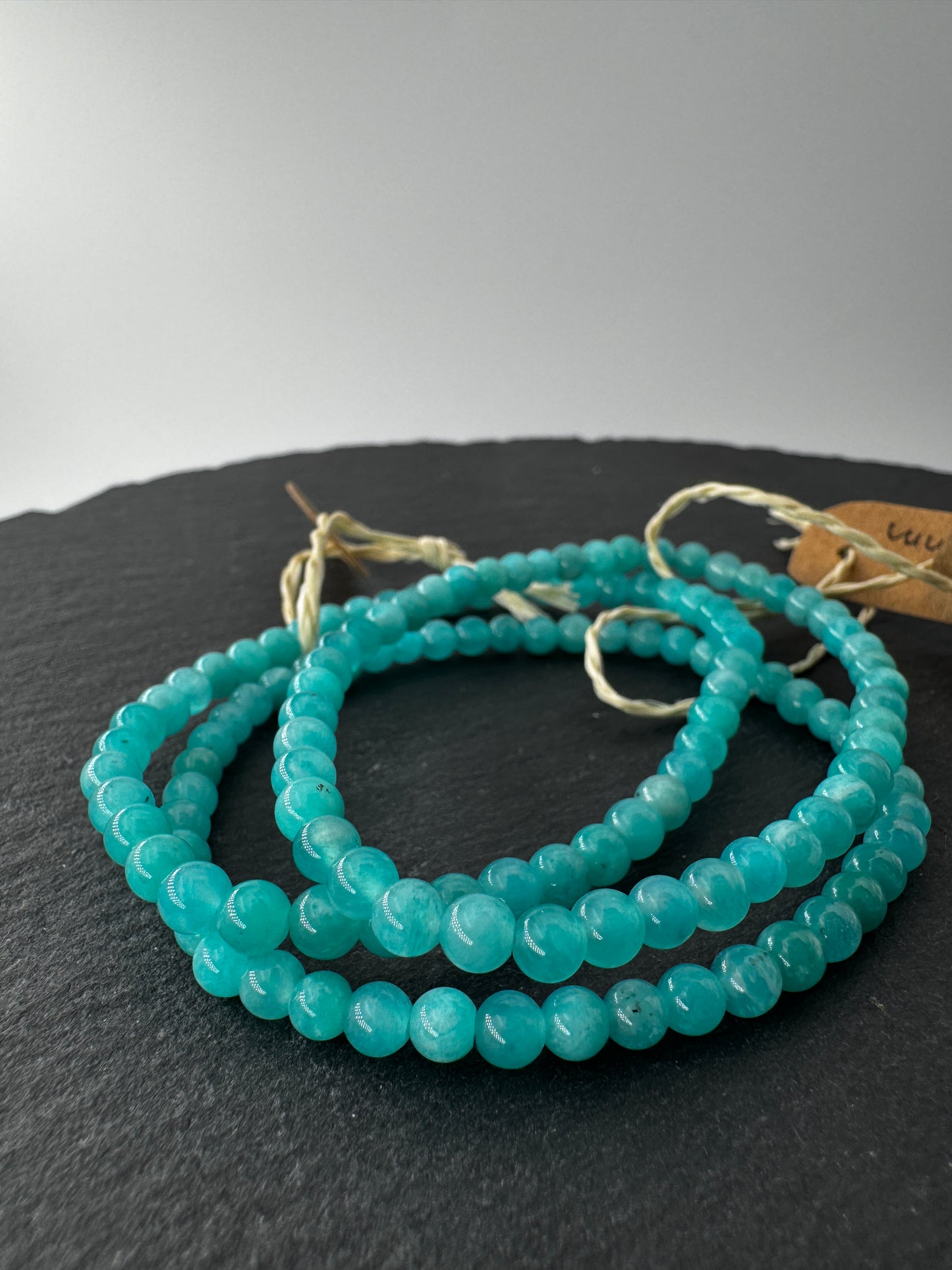 Armband aus echten Amazonit-Perlen, 4 mm, intensives Blaugrün, Umfang 19 cm – hochwertiger Mineralschmuck für Sammler.