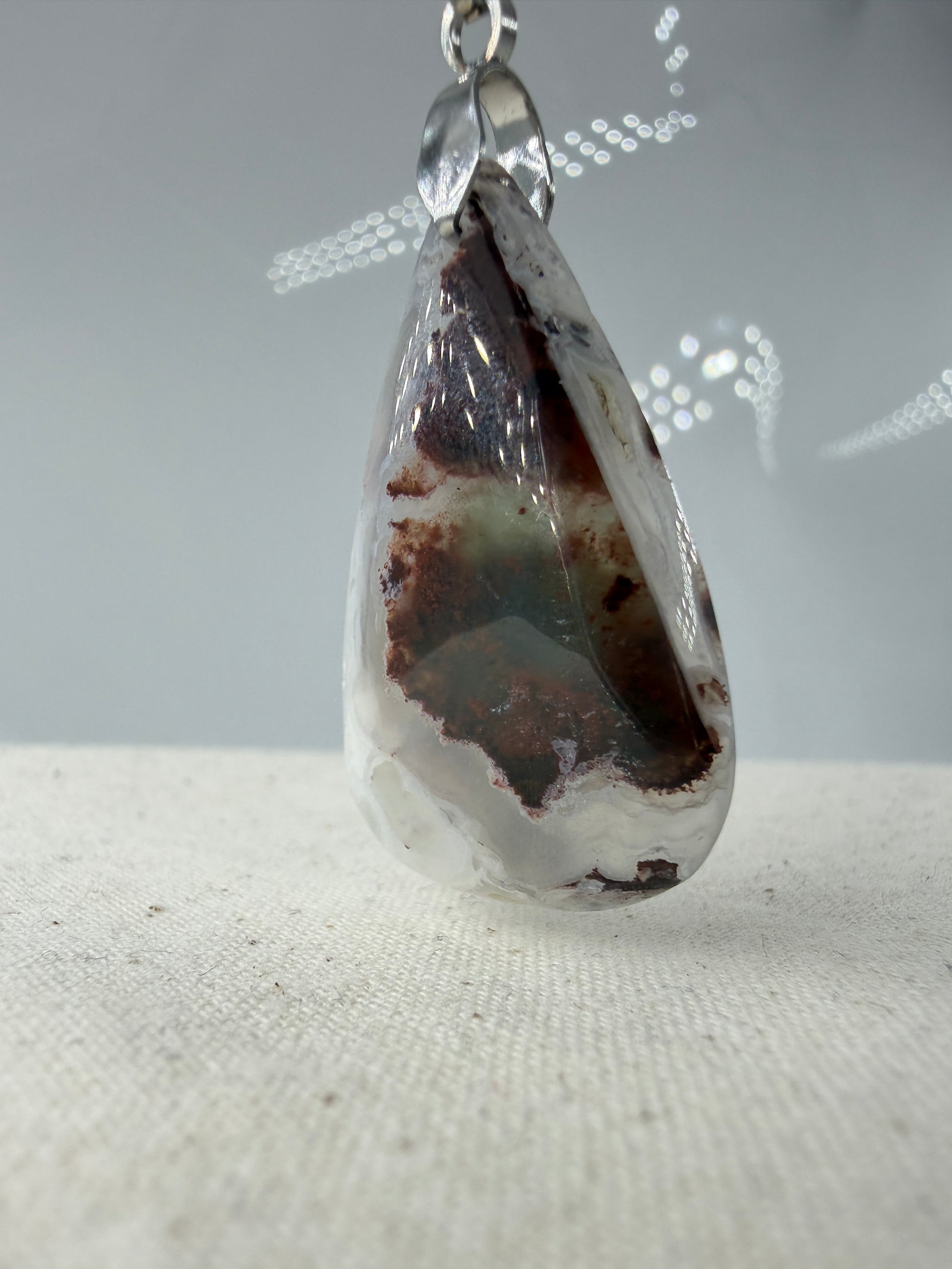 Aquaprase Cabochon-Anhänger AK18 mit Edelstahl-Clip – zartes Grün, ca. 3,6 × 2,2 cm