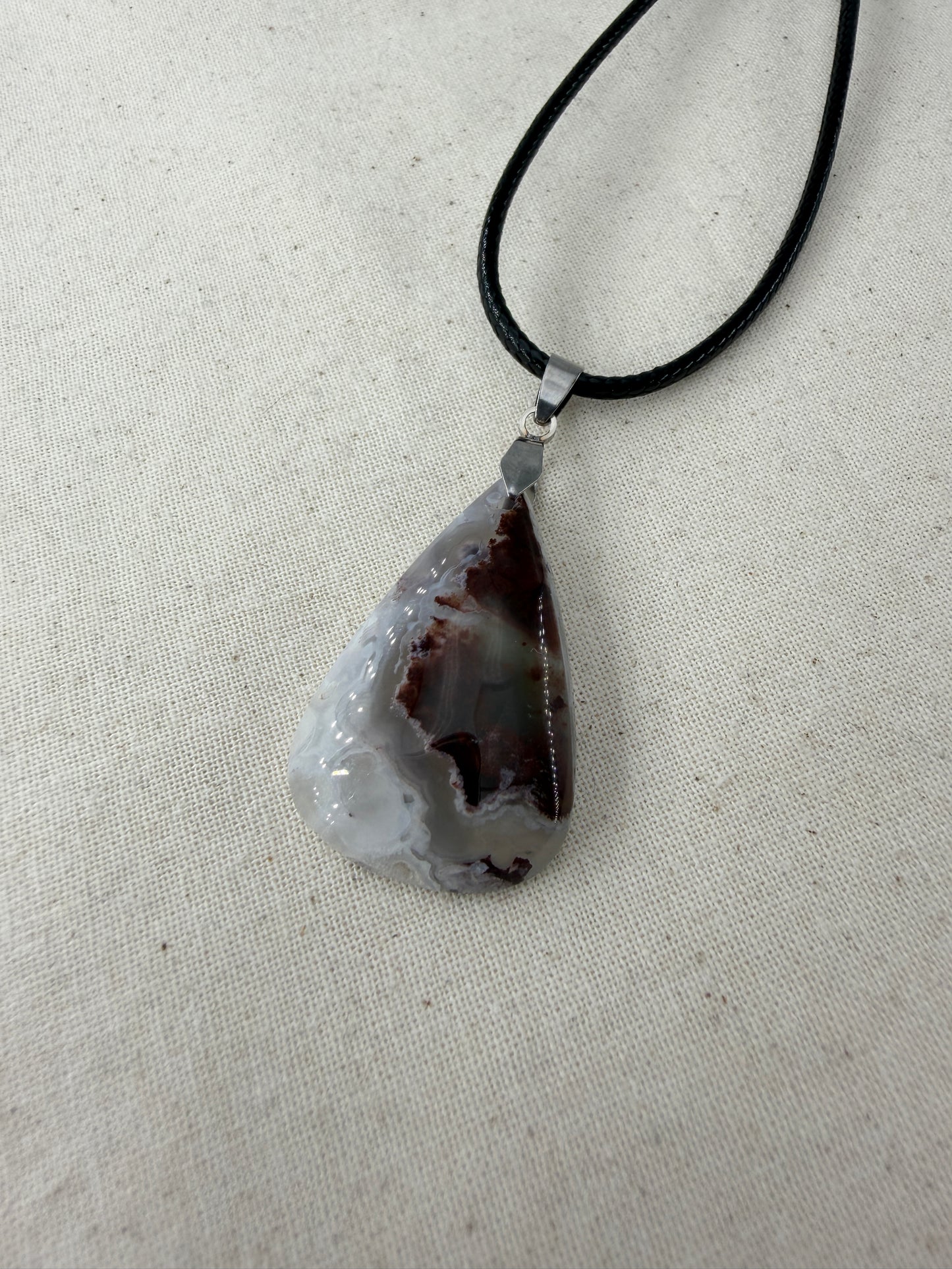 Aquaprase Cabochon-Anhänger AK18 mit Edelstahl-Clip – zartes Grün, ca. 3,6 × 2,2 cm