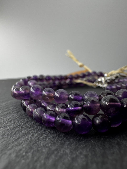 Armband oder Fußkettchen aus Amethystquarz AF8, 4 mm Perlen, 20 cm + 5 cm Verlängerung –  natürliche Quarz-Varietät.