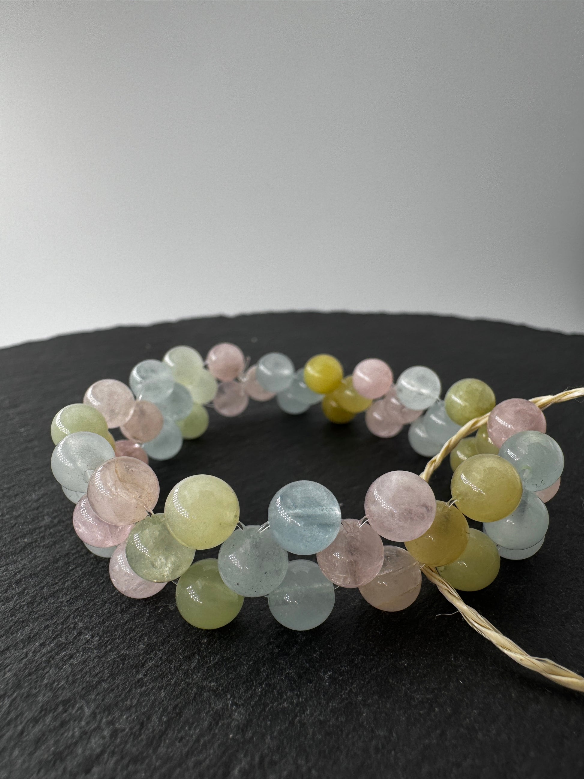 Armband aus Beryll, 6 mm Kugeln, ca. 19 cm Umfang, in natürlicher blassgrüner Transparenz