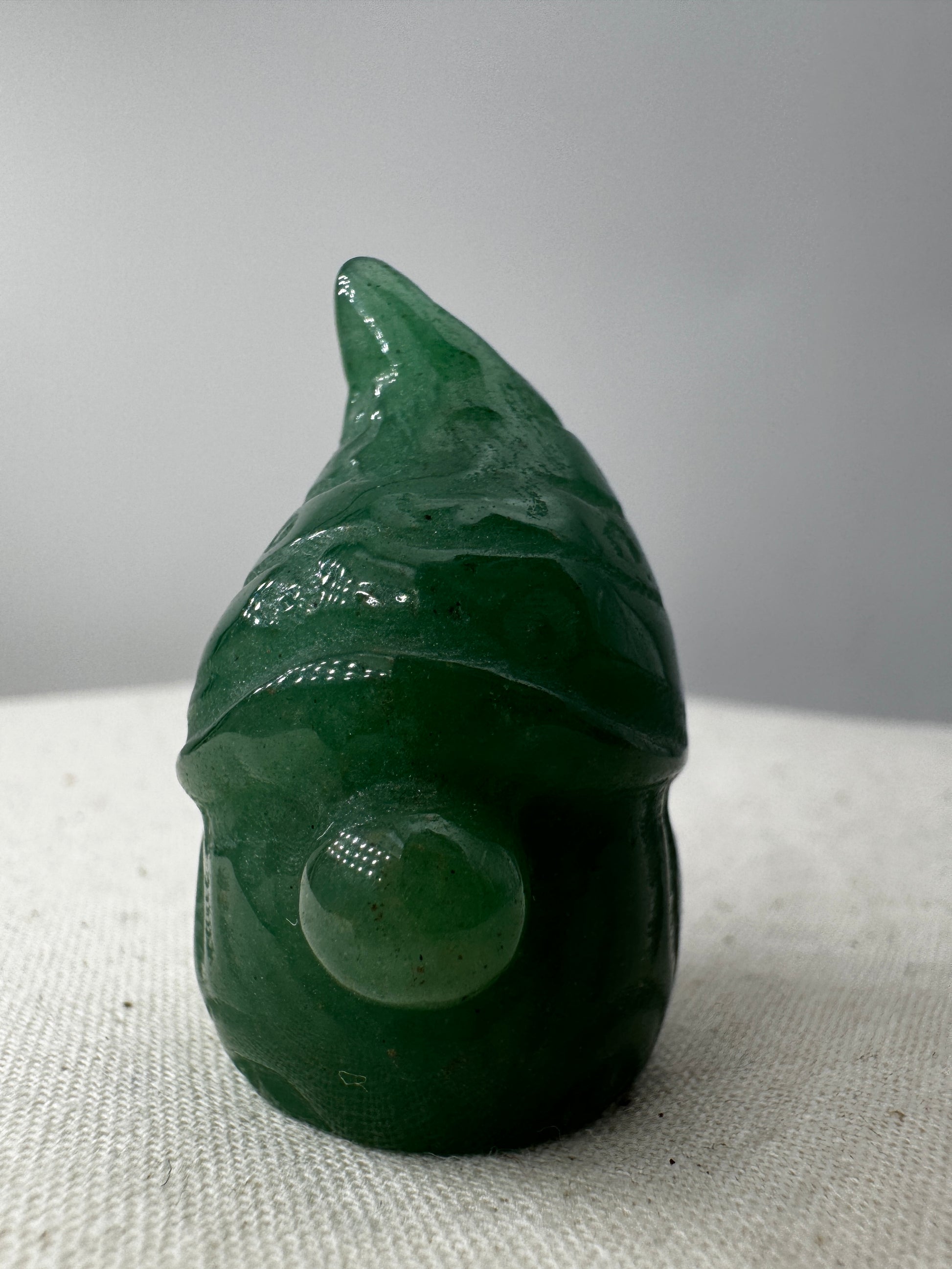 Zwerg-Carving aus grünem Aventurin.