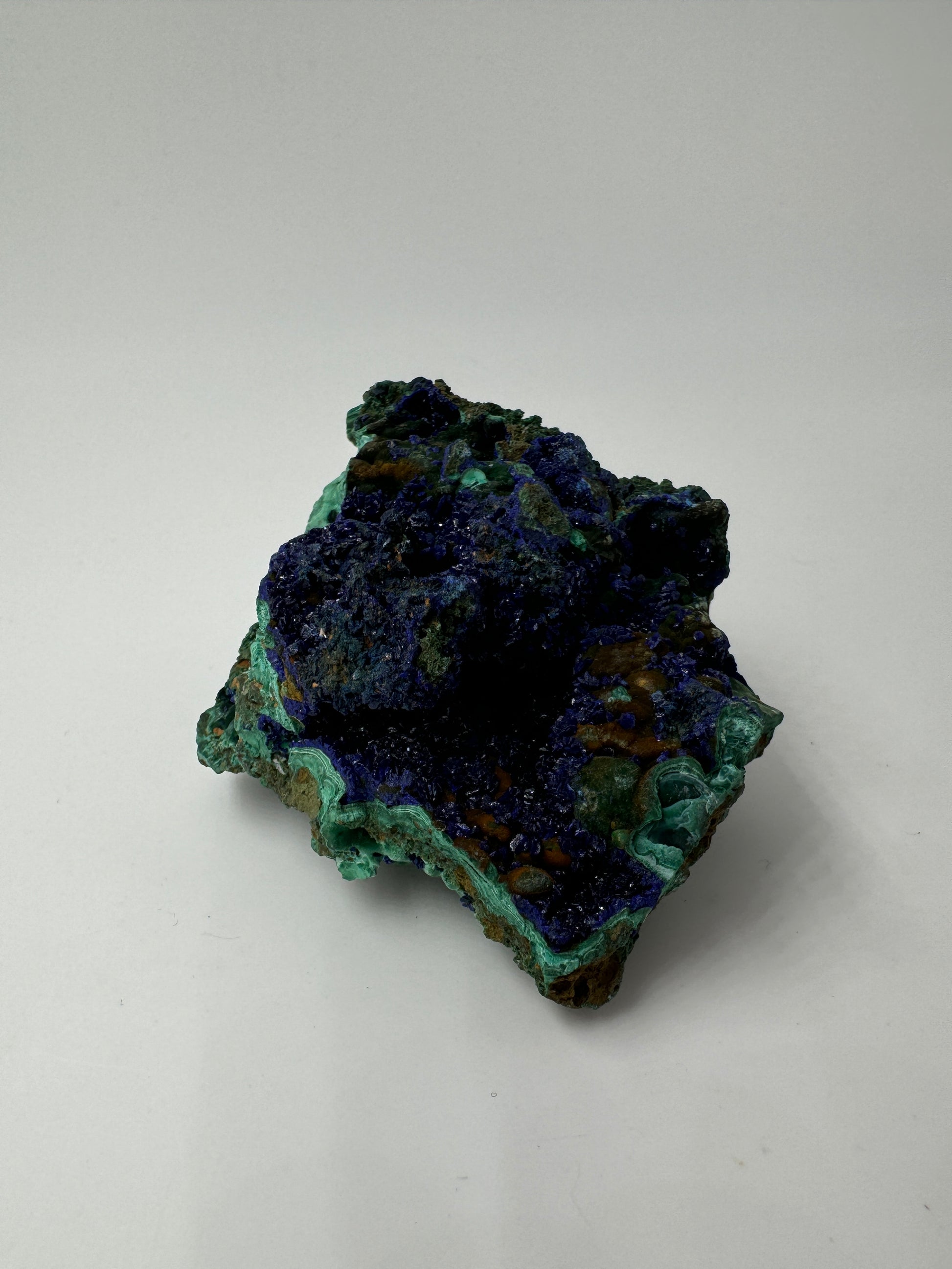 Azurit-Malachit Rohstein AMR79, 6,8 × 5,4 cm, mit charakteristischem Blau-Grün-Farbspiel der natürlichen Mineralverwachsung