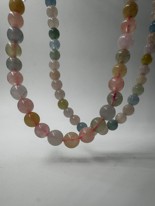 Kugelkette aus Beryll, 45 cm, mit Edelstahlverschluss.
