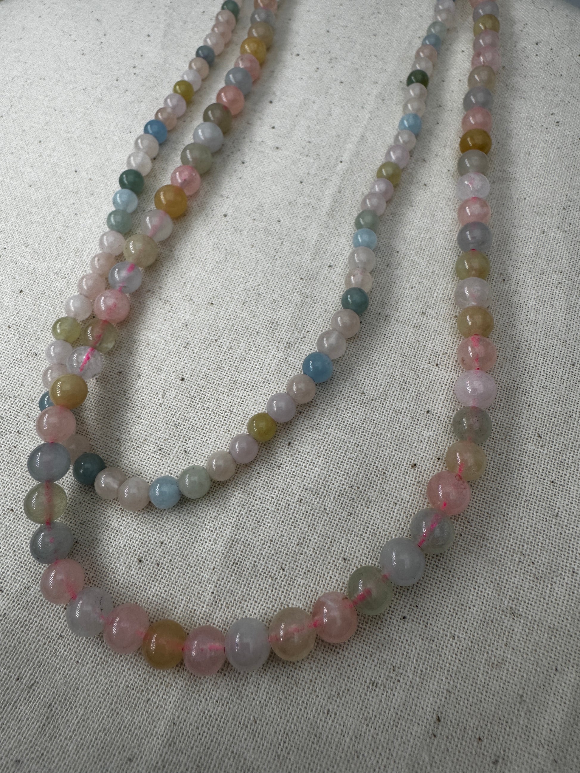 Kugelkette aus Beryll, 45 cm, mit Edelstahlverschluss.