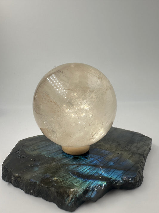 Calcit Kugel CK49 aus Optischem Calcit (Isländischer Doppelspat), Ø 5,3 cm, transparent mit Glasglanz