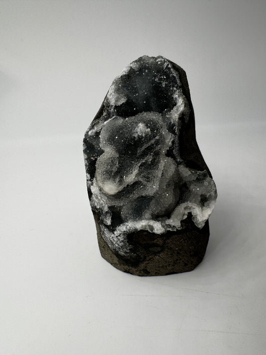 Chalcedon Rohstein CSD30, 7,2 × 4,4 cm – kryptokristalline Quarz-Varietät mit seidig-mattem Glänzen.