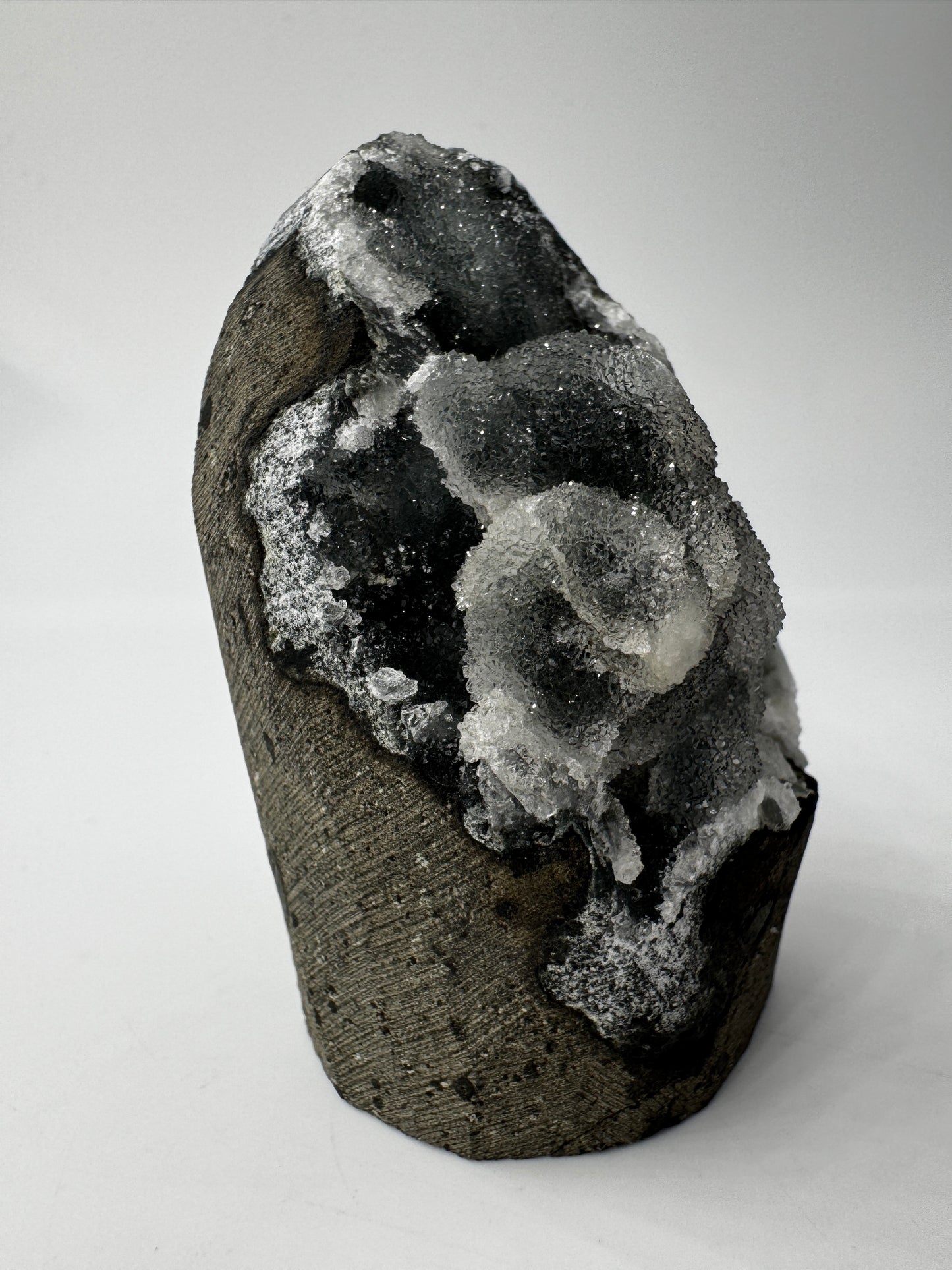 Chalcedon Rohstein CSD30, 7,2 × 4,4 cm – kryptokristalline Quarz-Varietät mit seidig-mattem Glänzen.