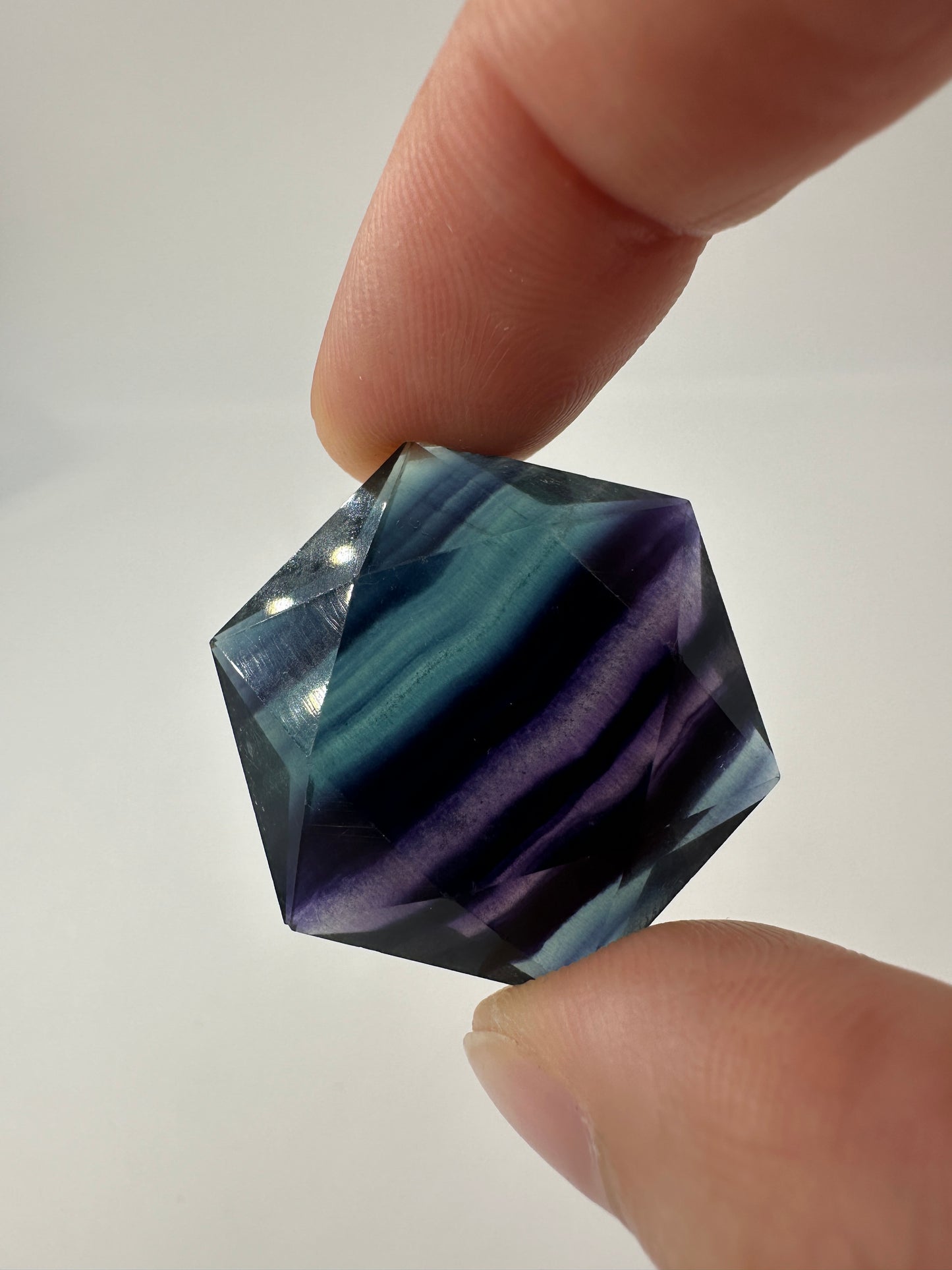 Fluorit Feenstein, hexagonal geschliffen