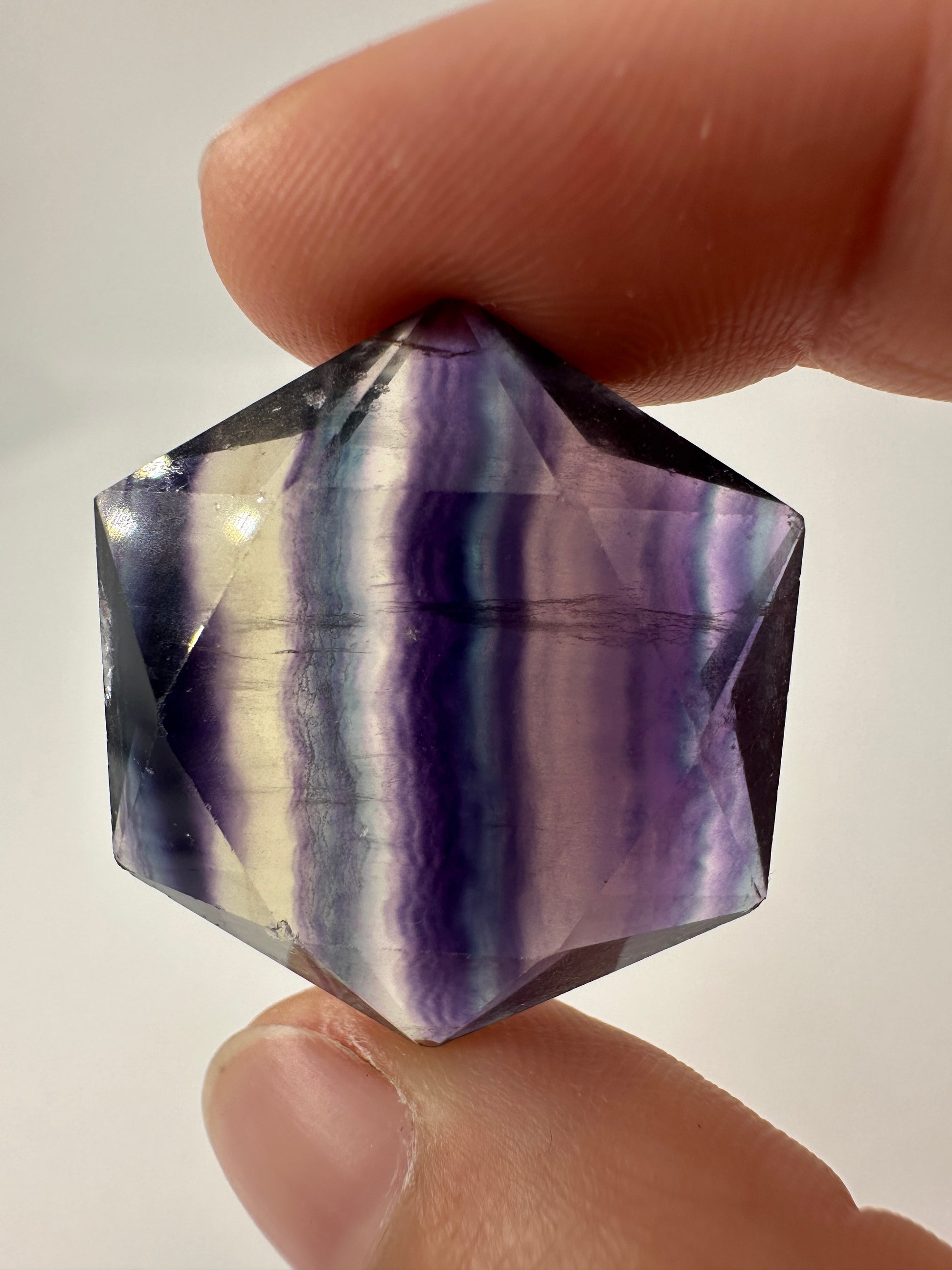 Fluorit Feenstein, hexagonal geschliffen