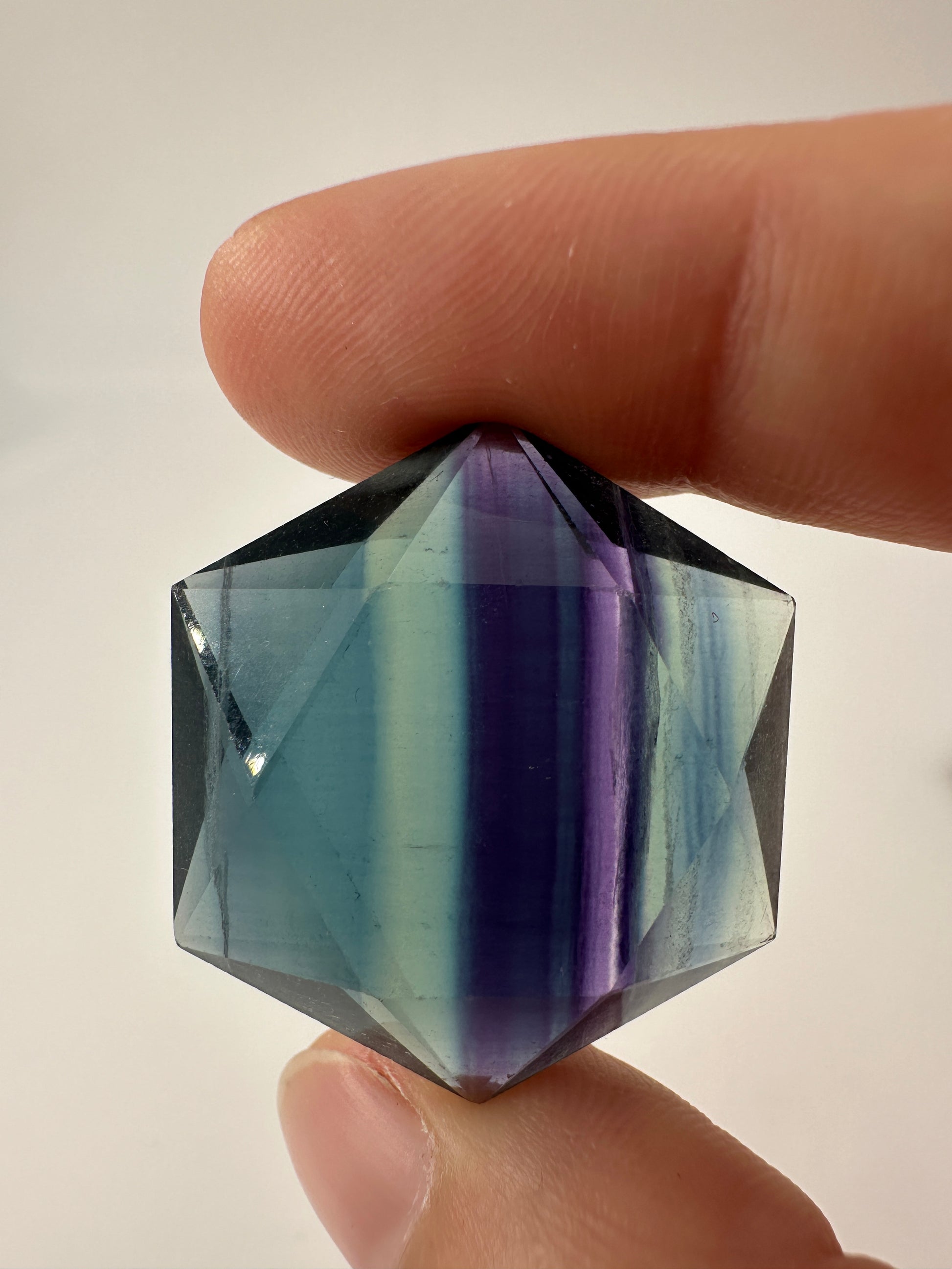 Fluorit Feenstein, hexagonal geschliffen