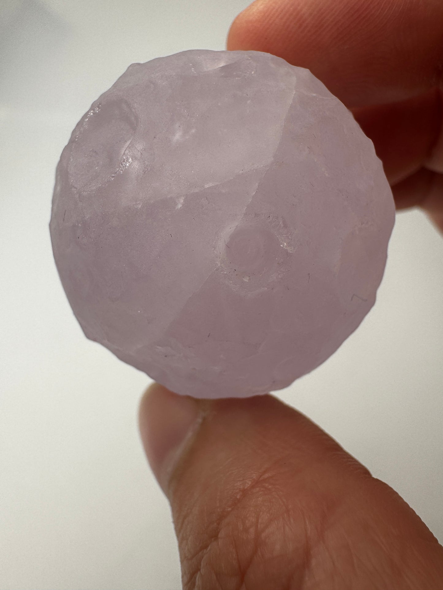 Fluorit Mond FM35 – handgeschnitzter Mond aus Fluorit