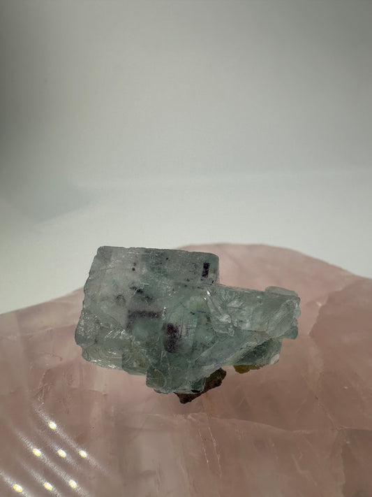 Fluorit Rohstein FS24 aus Yaogangxian mit kubischer Kristallstruktur