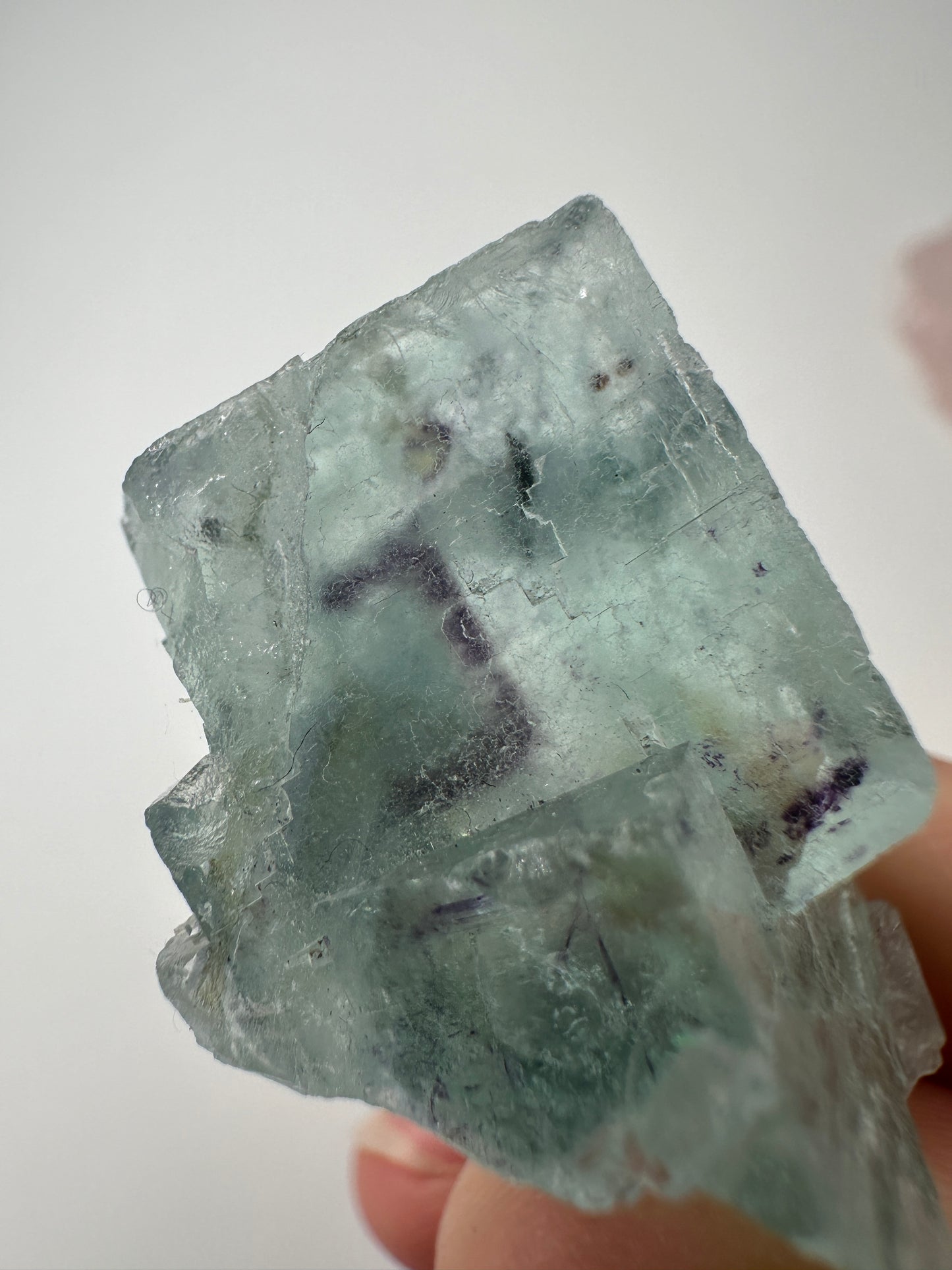 Fluorit Rohstein FS24 aus Yaogangxian mit kubischer Kristallstruktur