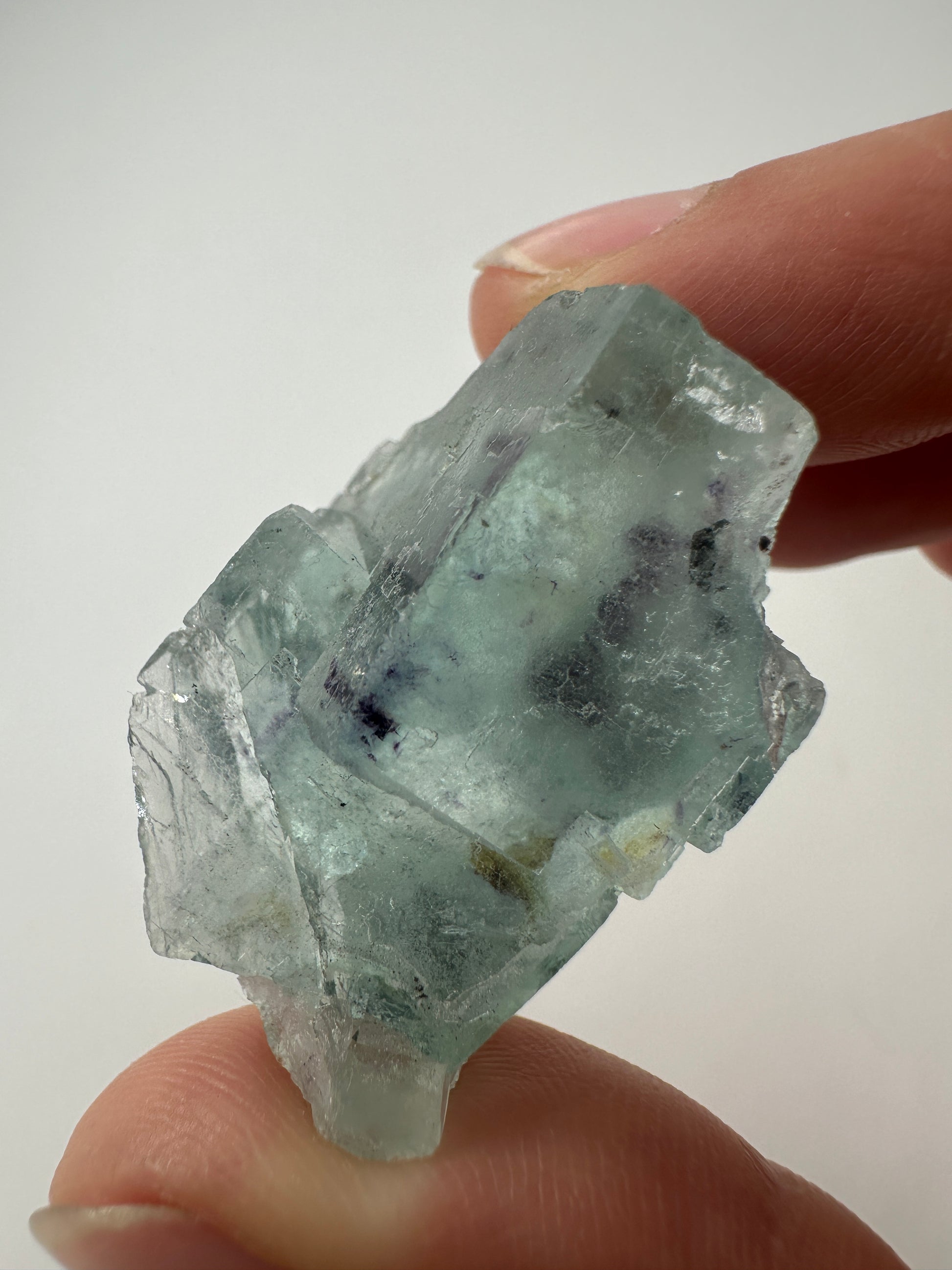 Fluorit Rohstein FS24 aus Yaogangxian mit kubischer Kristallstruktur