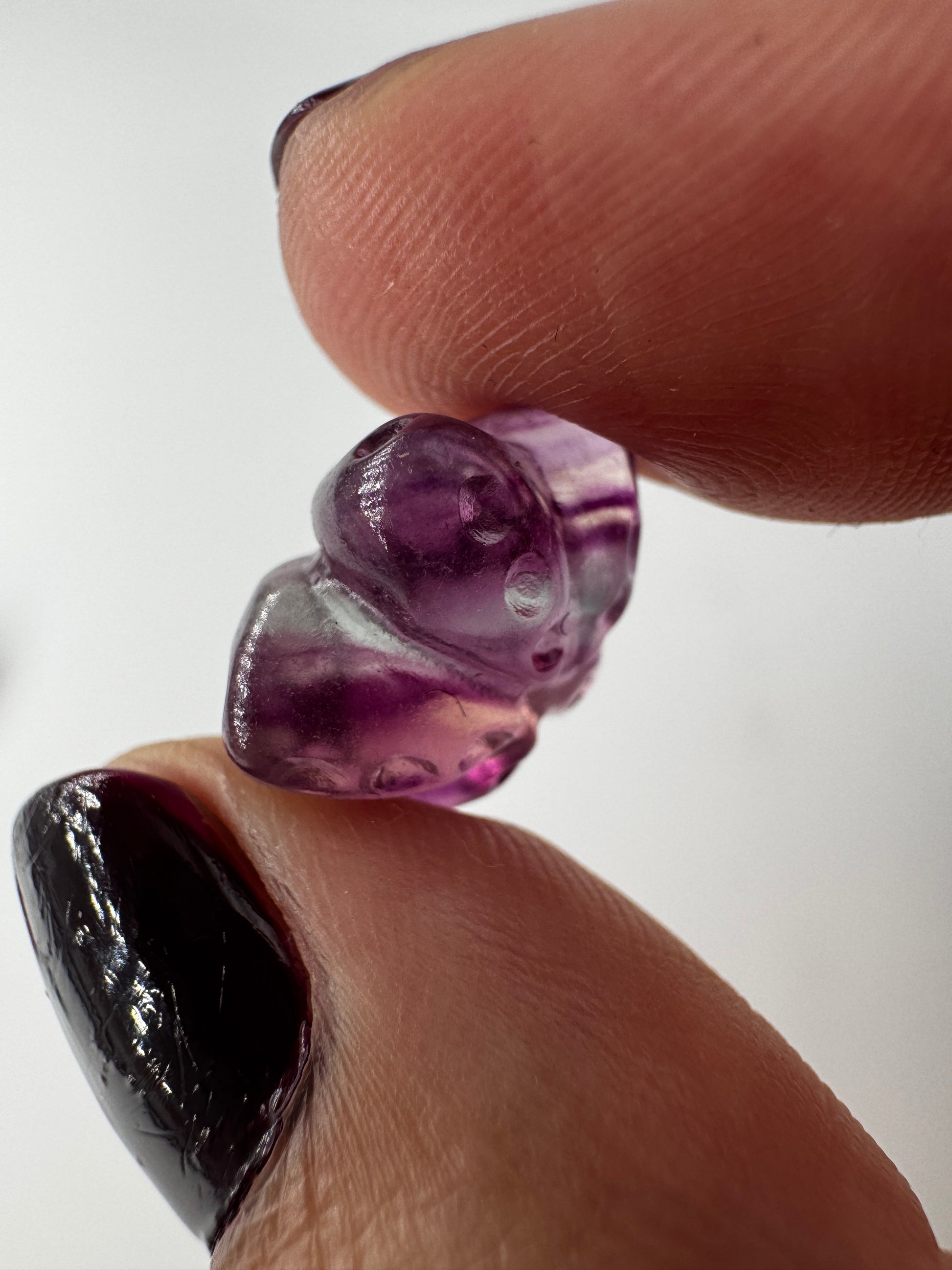 Miniatur-Seestern aus Fluorit FS3 mit glasartigem Glanz, erhältlich in Rosa, Grün, Hellgelb-Rosa, Lila und Rosa-Hellblau.