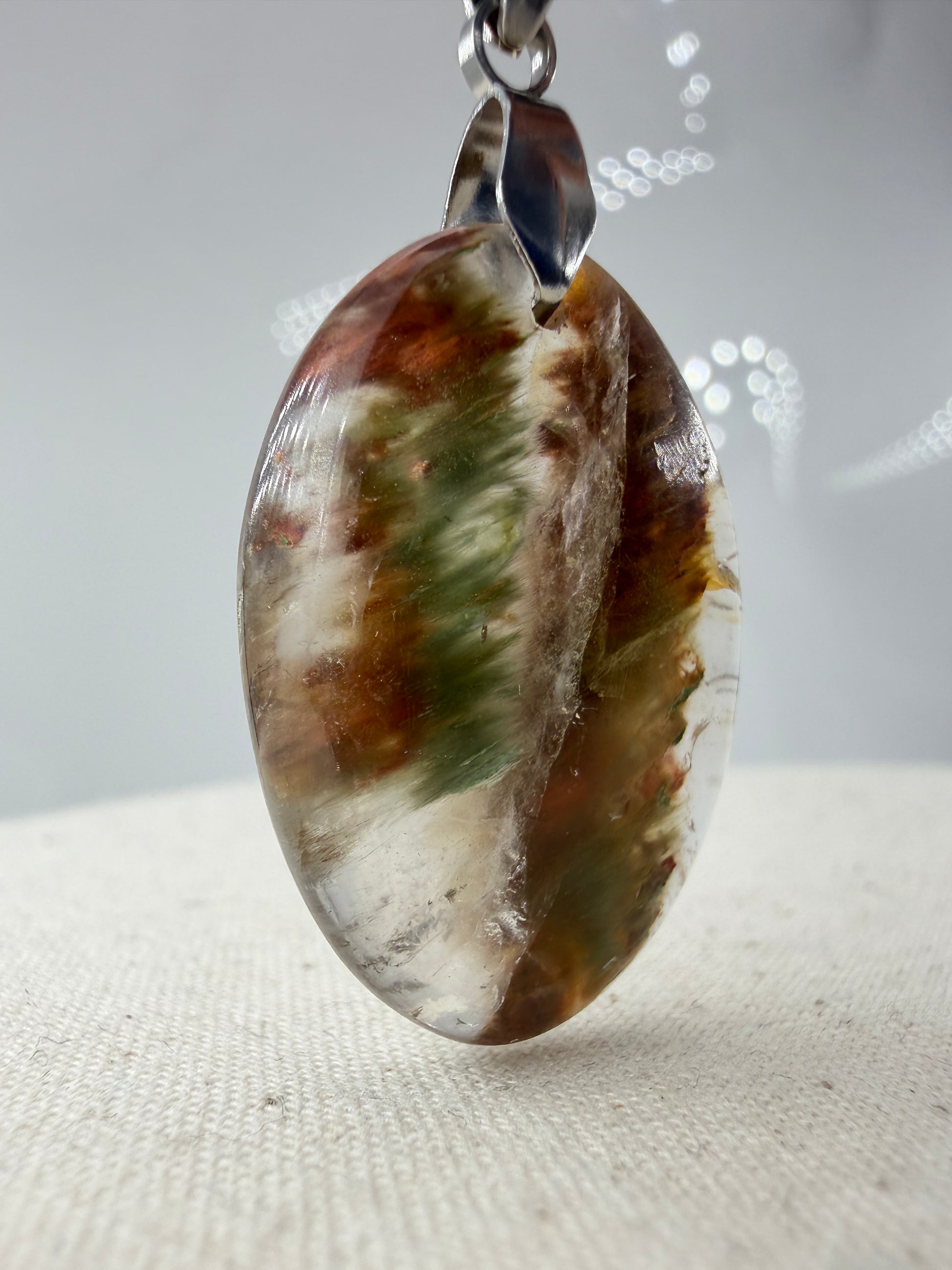 Gartenquarz Cabochon-Anhänger GA14 mit Edelstahl-Clip – natürliche Mineraleinschlüsse, ca. 3 × 2,1 cm