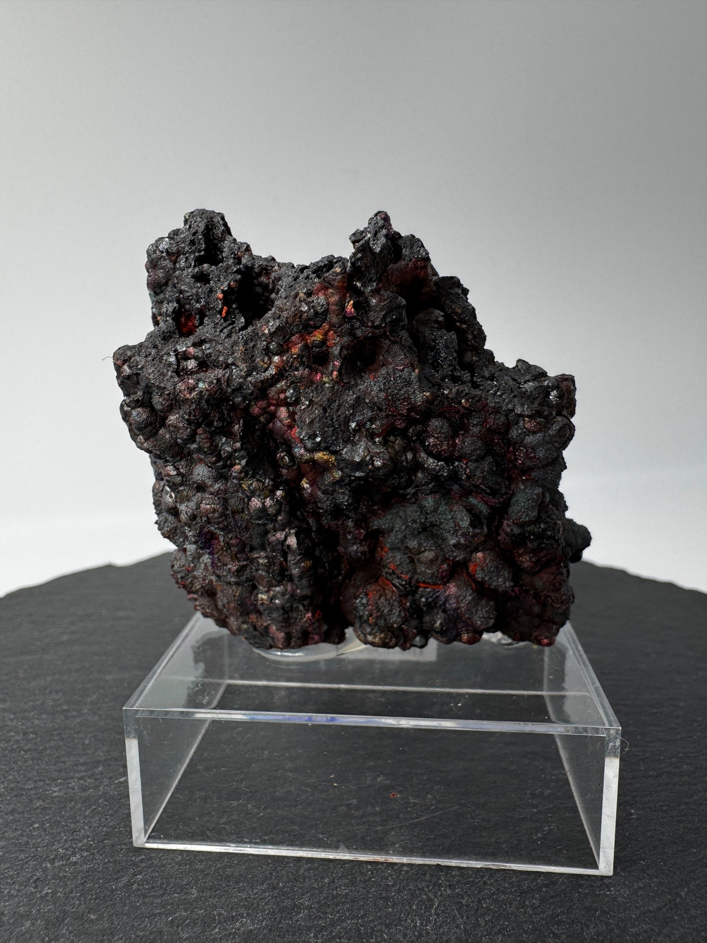 Irisierender Goethit GT45, 6 × 5,5 cm, Tharsis Spanien – Eisenhydroxid-Mineral.