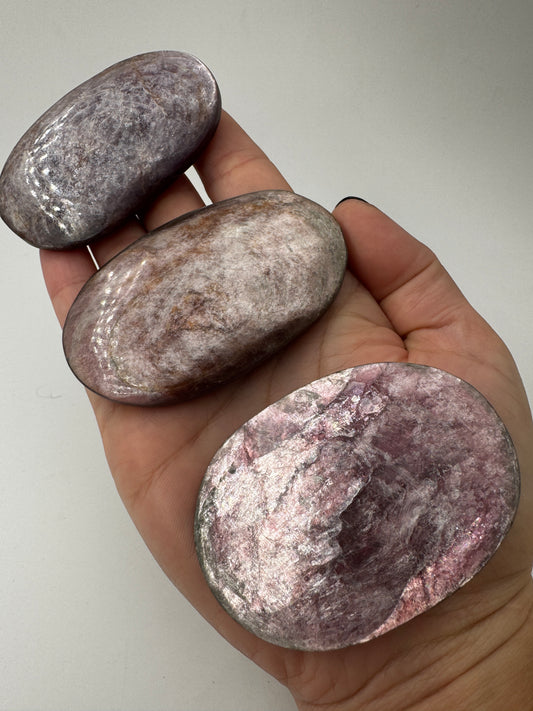 Lepidolith Handsteine