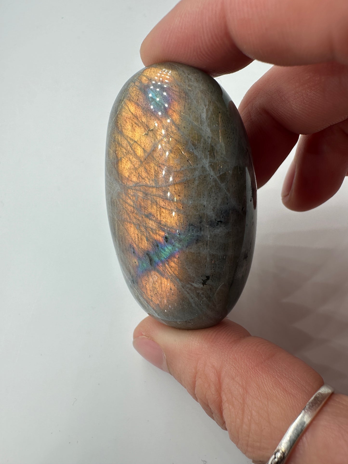 Labradorit Handstein LHD12