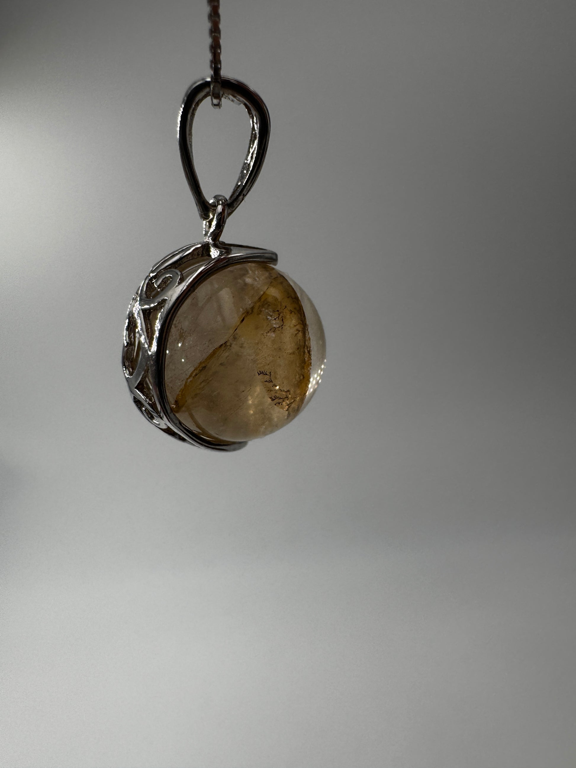Silberkette mit Kugelanhänger A25, gefasst für Minikugeln mit 1,2–1,4 cm Durchmesser, Kettenlänge 40 cm – Mineraliensammler-Schmuck aus Silber.