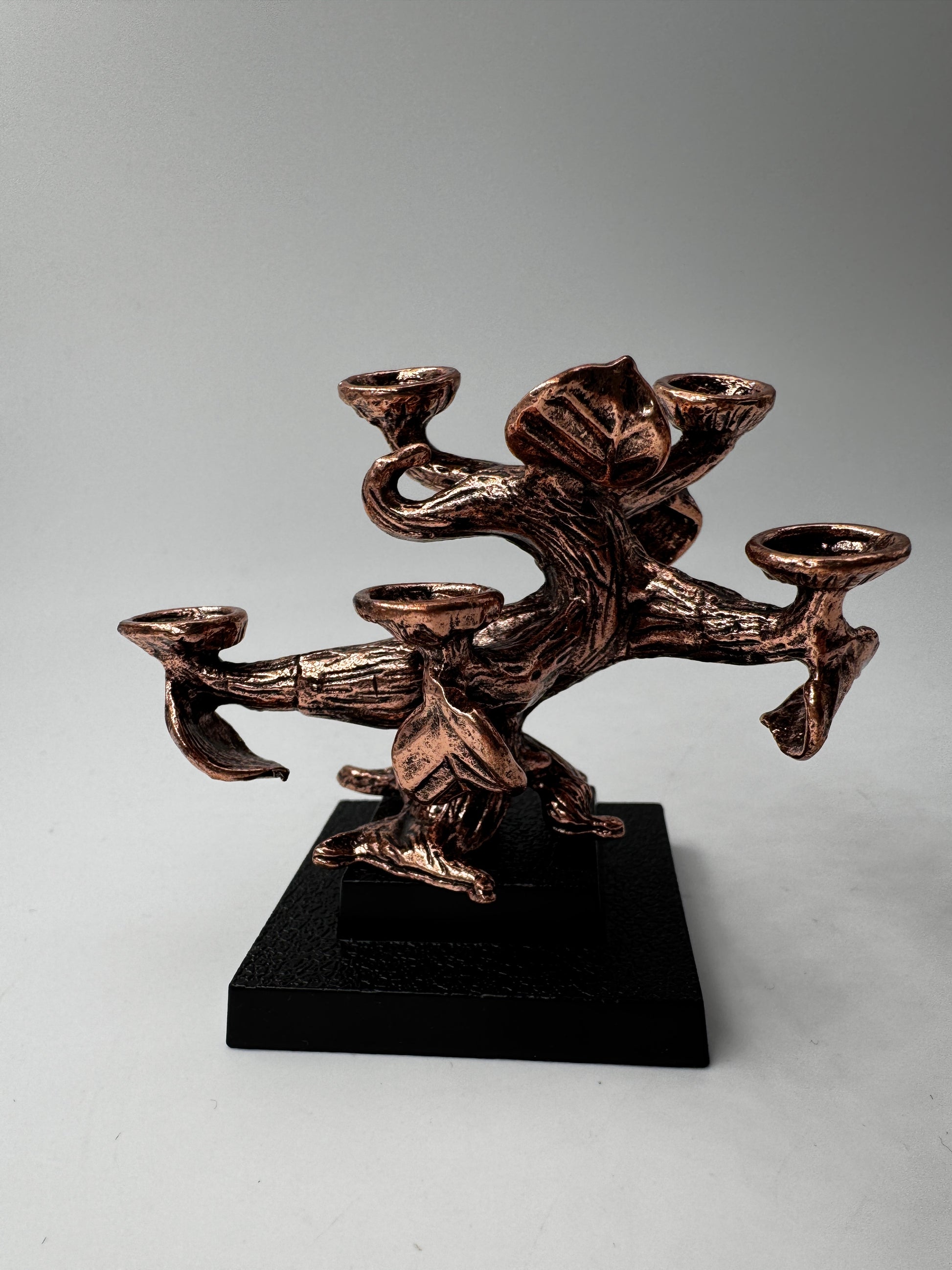 Kugelhalter in Baumform aus Metall K24, 6,3×8 cm, mit 5 Halterungen für Minikugeln – kompaktes Sammlerdisplay für Mineralien und Kristallsphären.