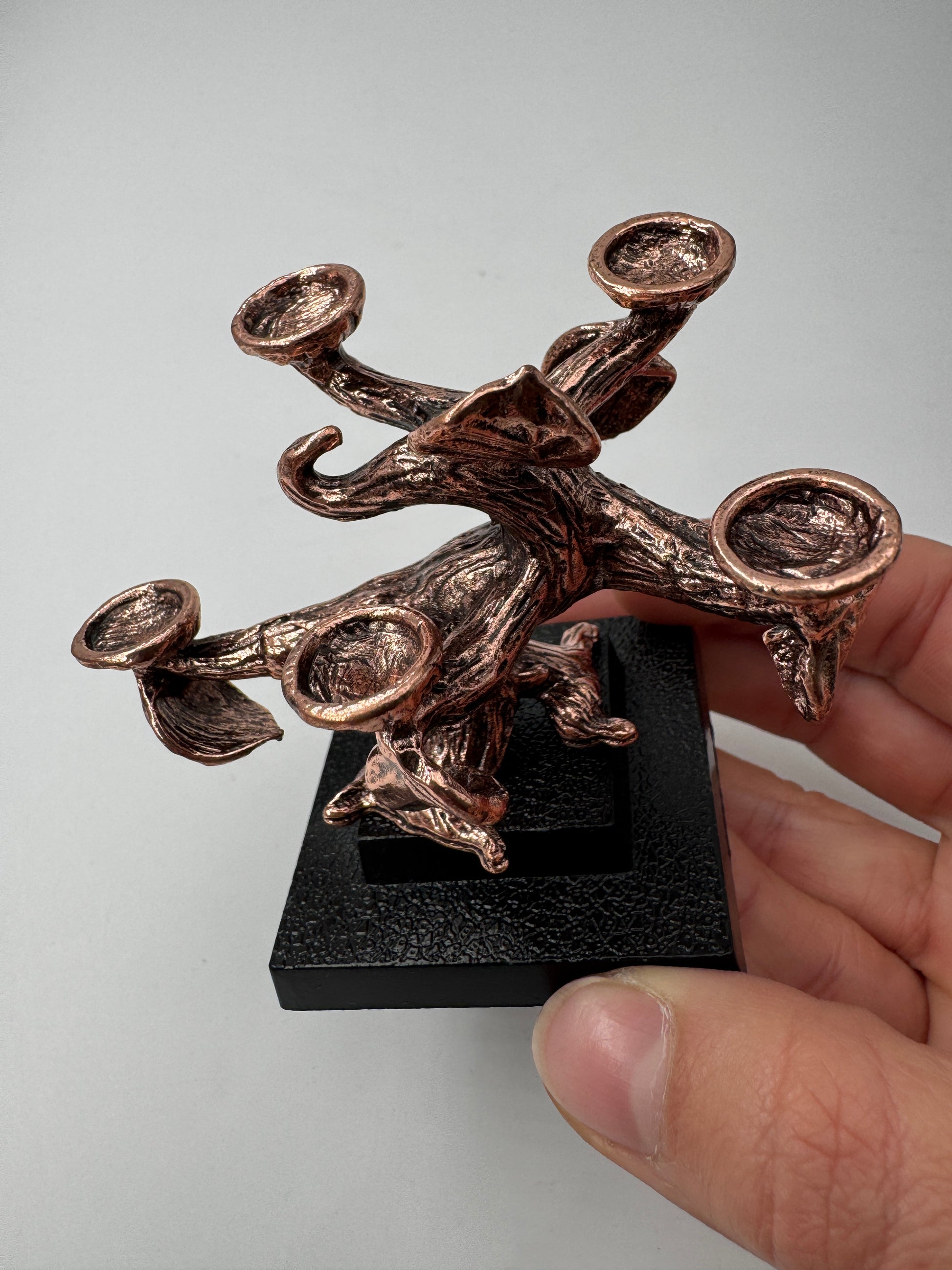 Kugelhalter in Baumform aus Metall K24, 6,3×8 cm, mit 5 Halterungen für Minikugeln – kompaktes Sammlerdisplay für Mineralien und Kristallsphären.