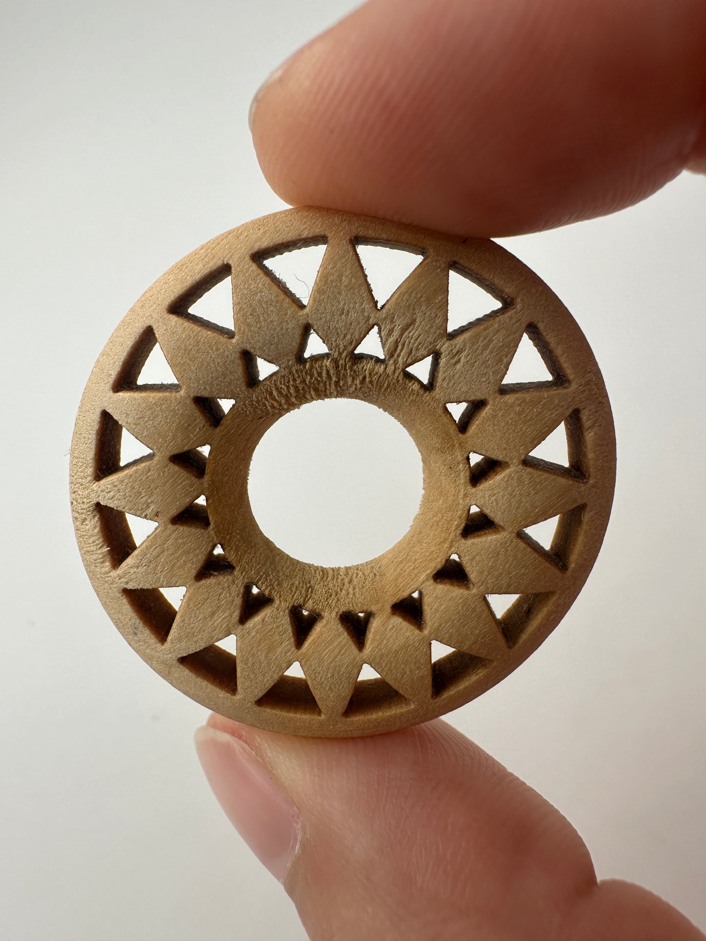 Kugelhalter aus Holz