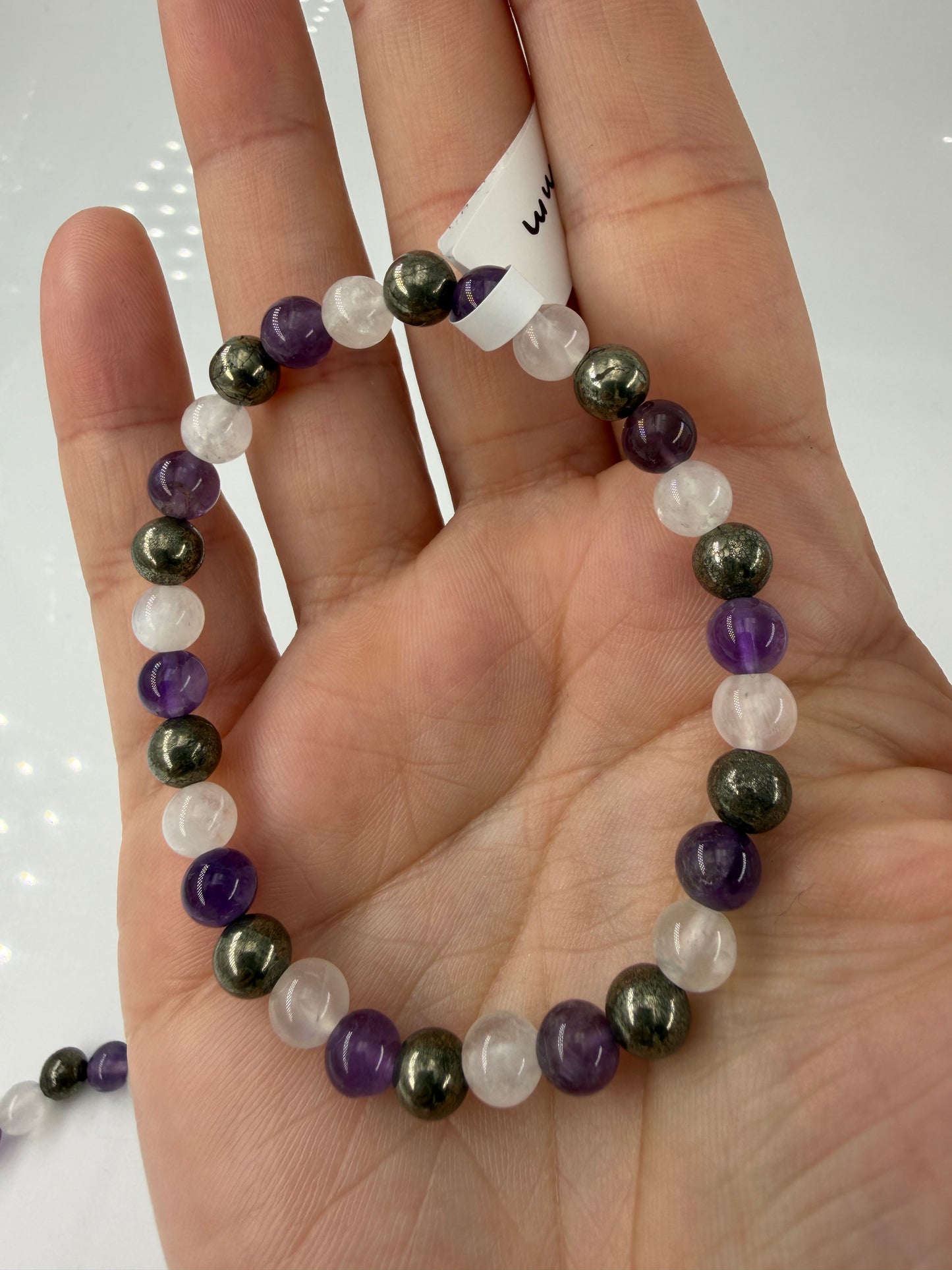 Mineralien Mix Armbänder LP16 – mehrere Exemplare mit Pyrit, Amethyst & Labradorit, 6 mm Kugeln.