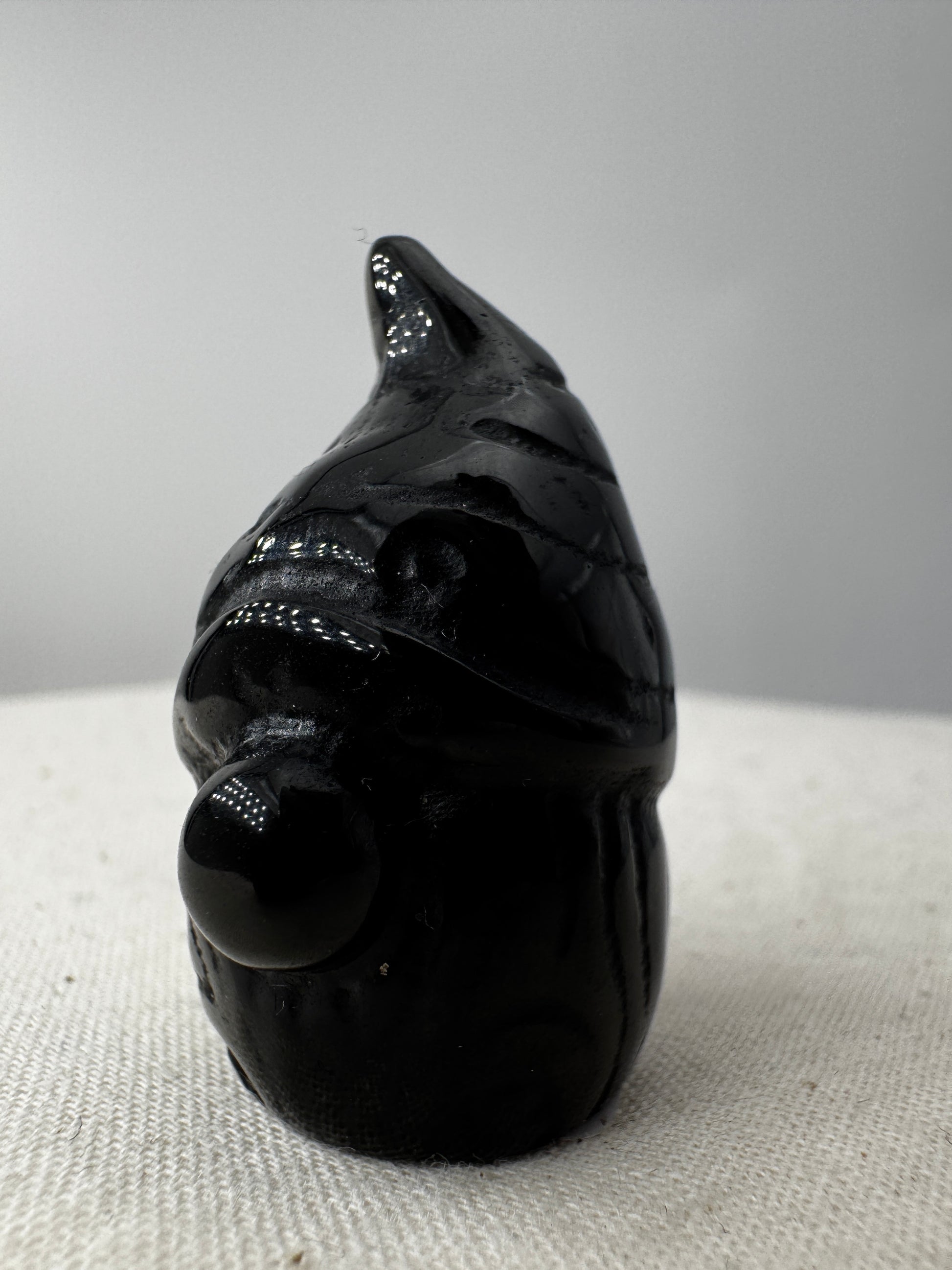 Zwerg-Carving aus Obsidian.