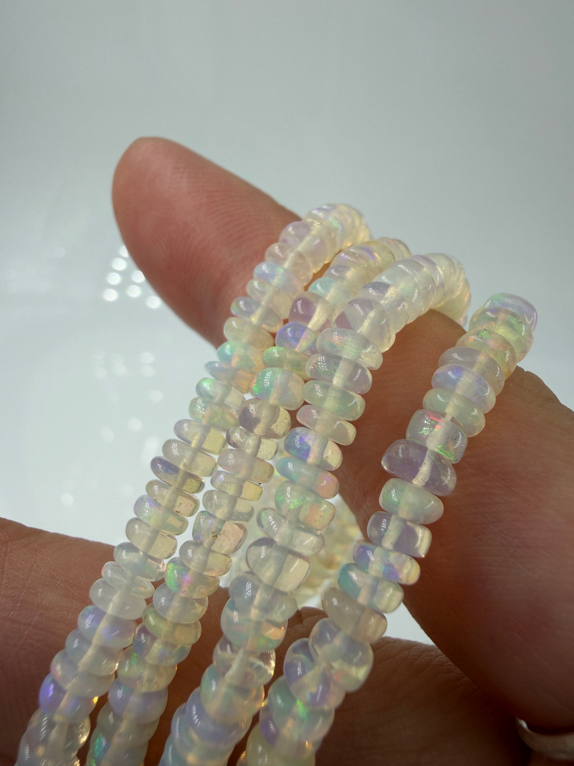 Opal Armband OA44 mit charakteristischem Opaleszieren – mineralogisches Unikat, Umfang 18 cm