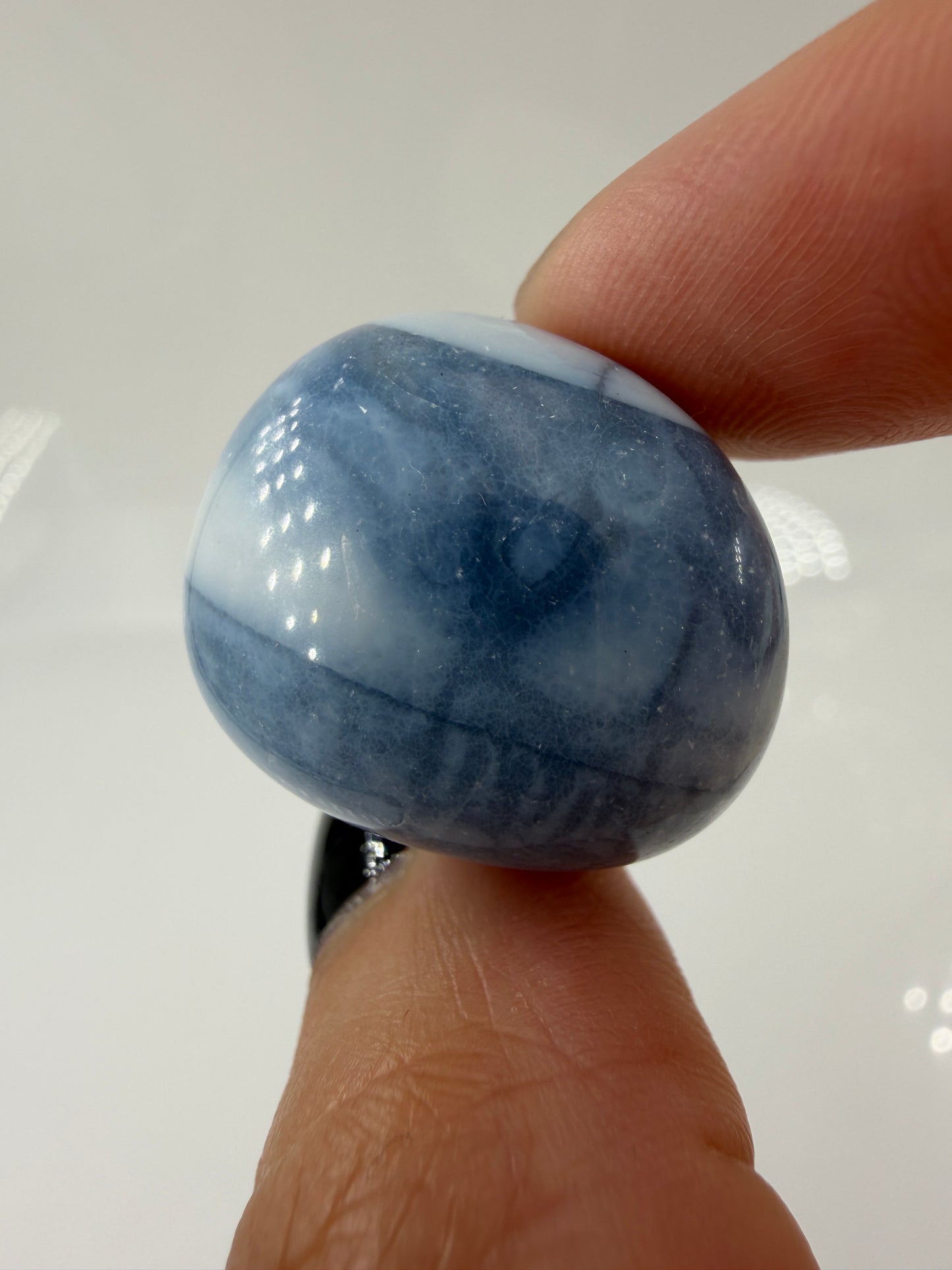Owyhee Opal Trommelstein Variante A – milchig-blauer Edelopal