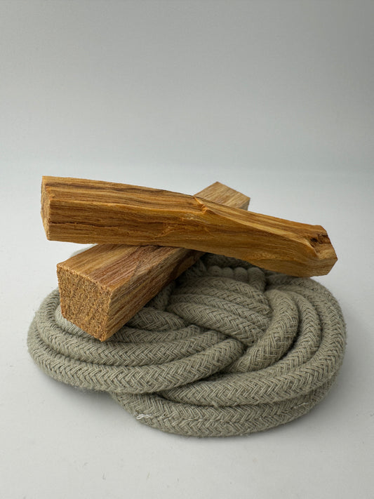 Palo Santo Räucherholz, 2 Stück à ca. 10 cm, Bursera graveolens aus Südamerika