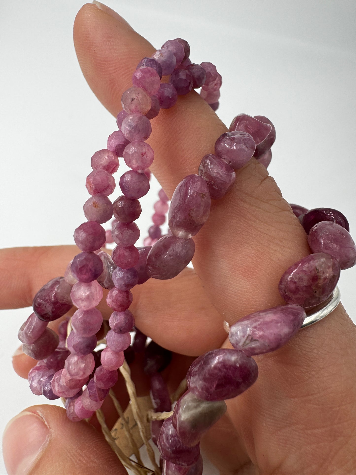 Armband aus pinkem Turmalin (Rubellit), Umfang 19 cm – natürliches Borsilikat-Mineral als Schmuck.