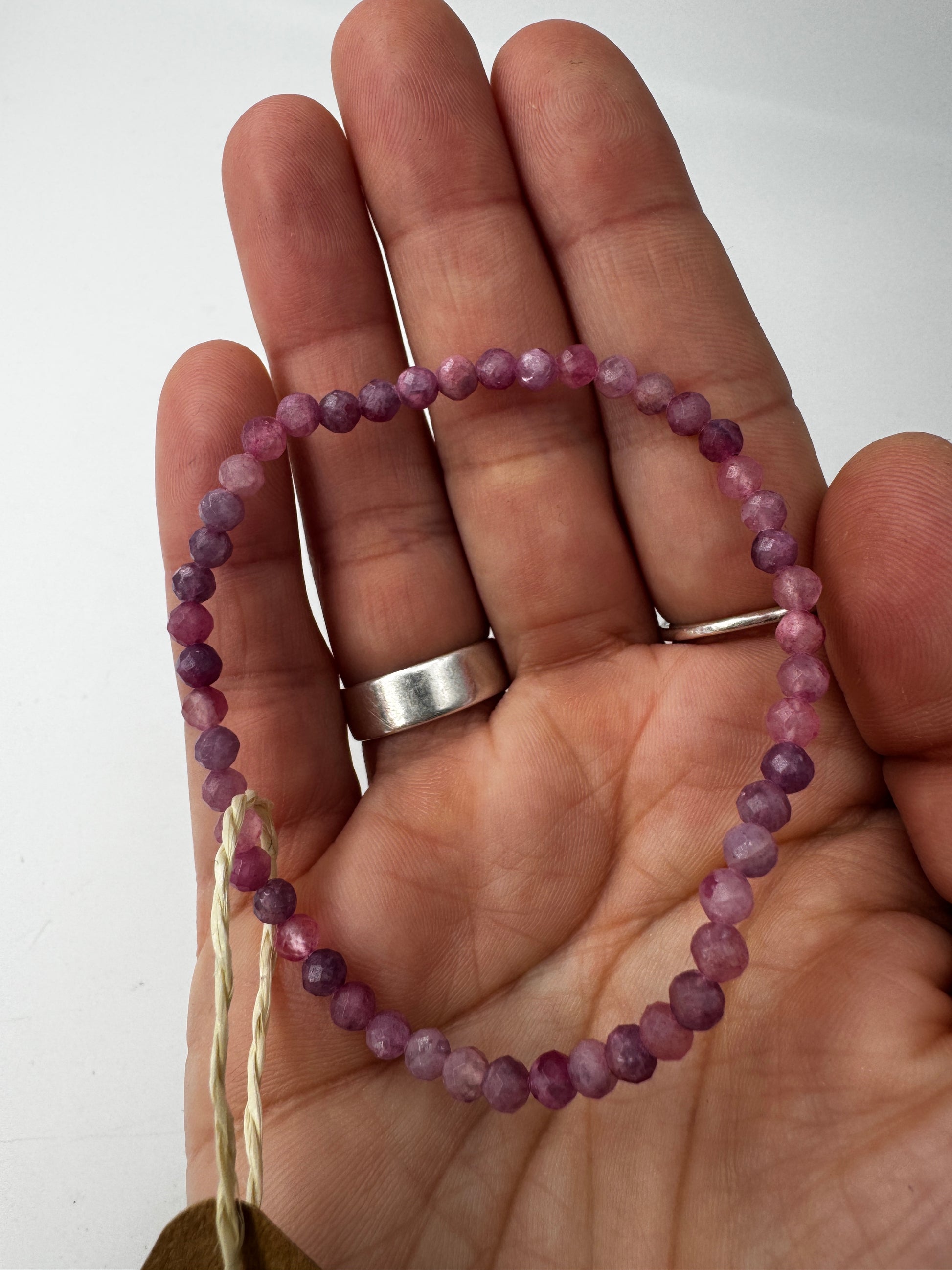Armband aus pinkem Turmalin (Rubellit), Umfang 19 cm – natürliches Borsilikat-Mineral als Schmuck.