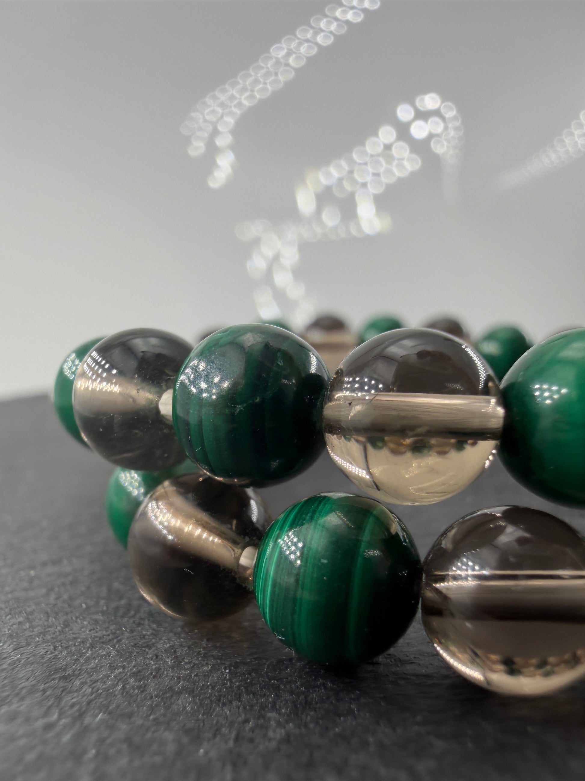 Rauchquarz-Malachit Armbänder RM27 – mehrere Exemplare, 8 mm Kugeln in Dunkelbraun und Grün