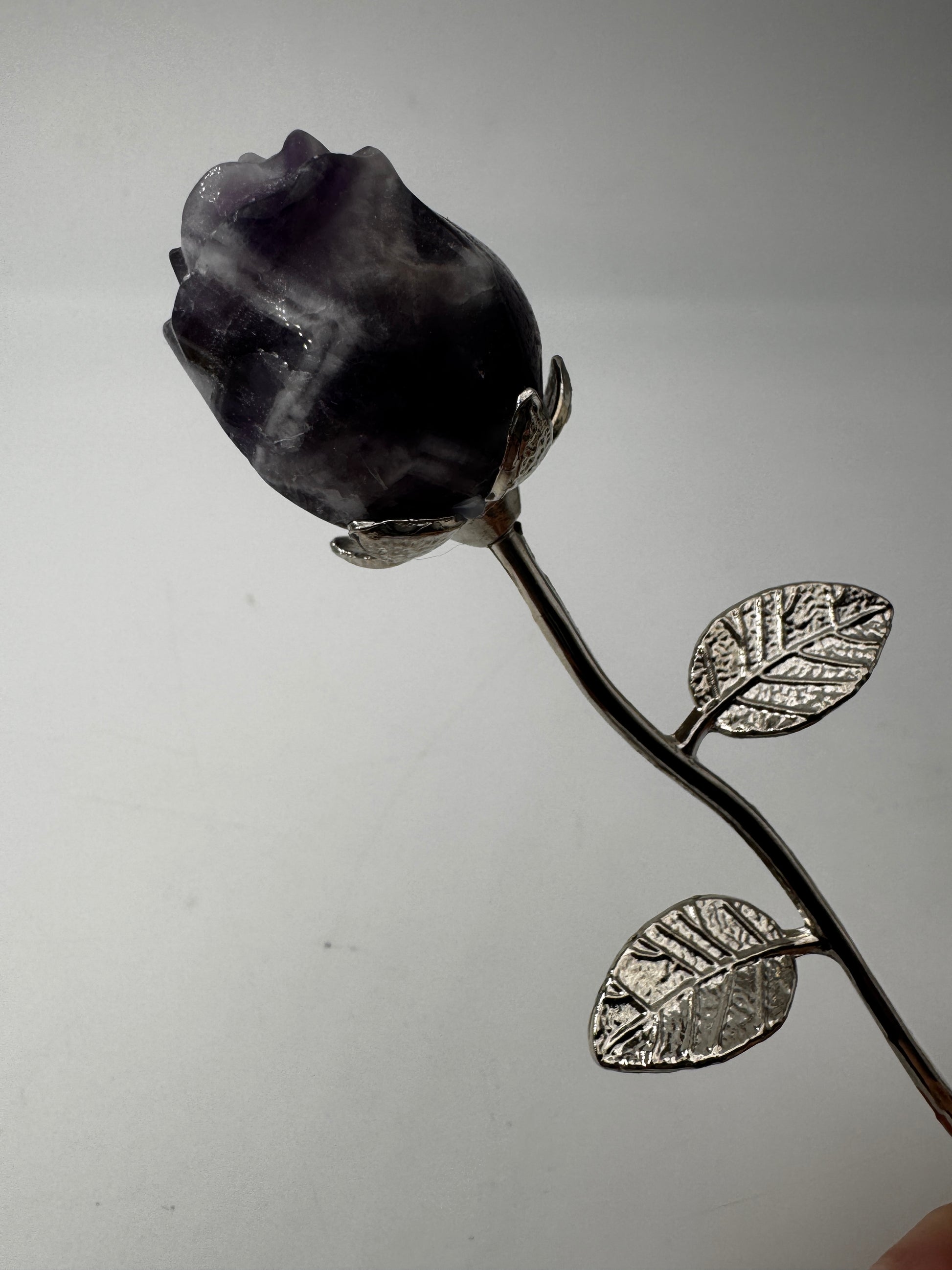 handgeschnitzte Rose aus Amethyst