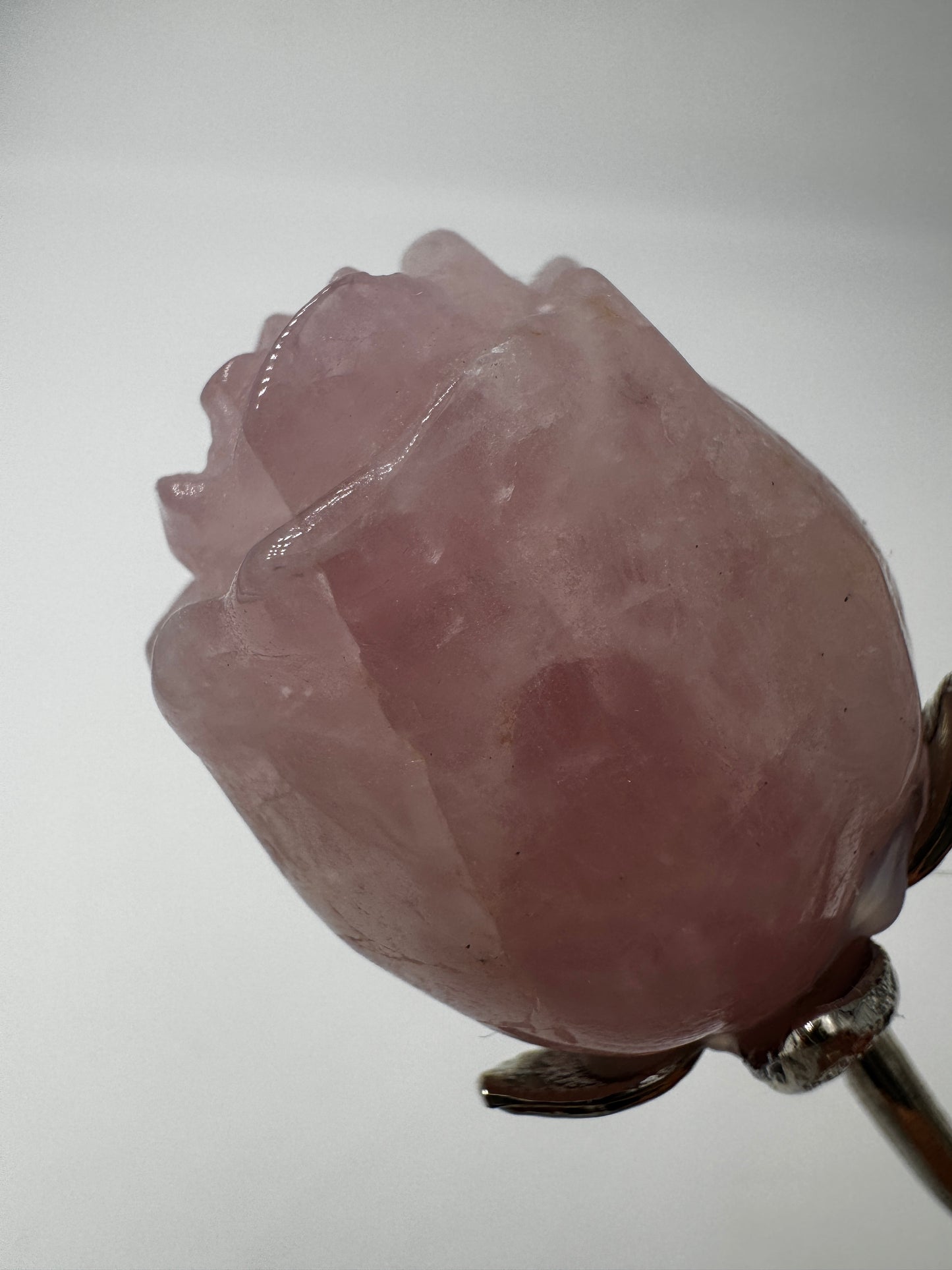 handgeschnitzte Rose aus Rosenquarz