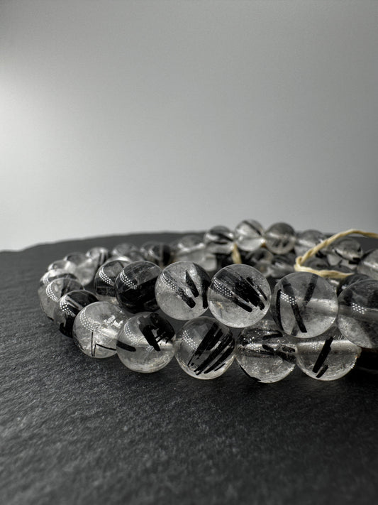 Turmalin-Quarz Armband TA19, 19 cm Umfang, 8 mm Kugeln, schwarze Schörlnadeln in klarem Bergkristall