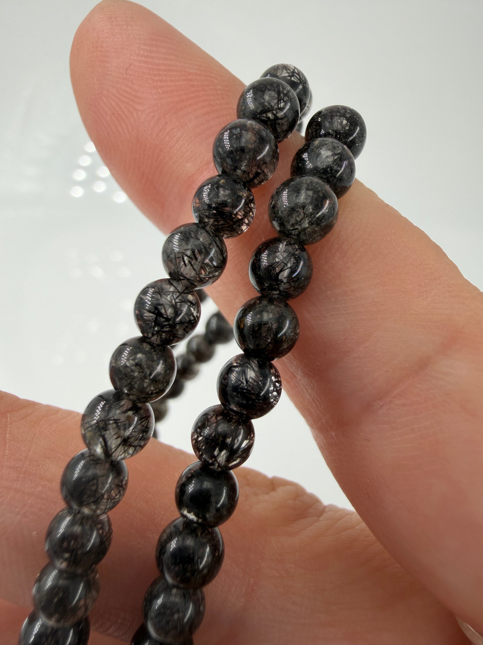 Kugelarmband aus Schwarzem Turmalin in Quarz (Schörl) SR9 – mineralogisches Unikat, 4 mm, Umfang 18 cm