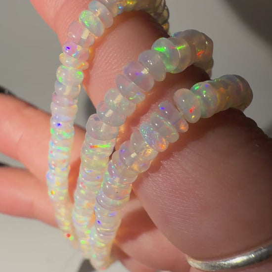 Opal Armband OA44 mit charakteristischem Opaleszieren – mineralogisches Unikat, Umfang 18 cm